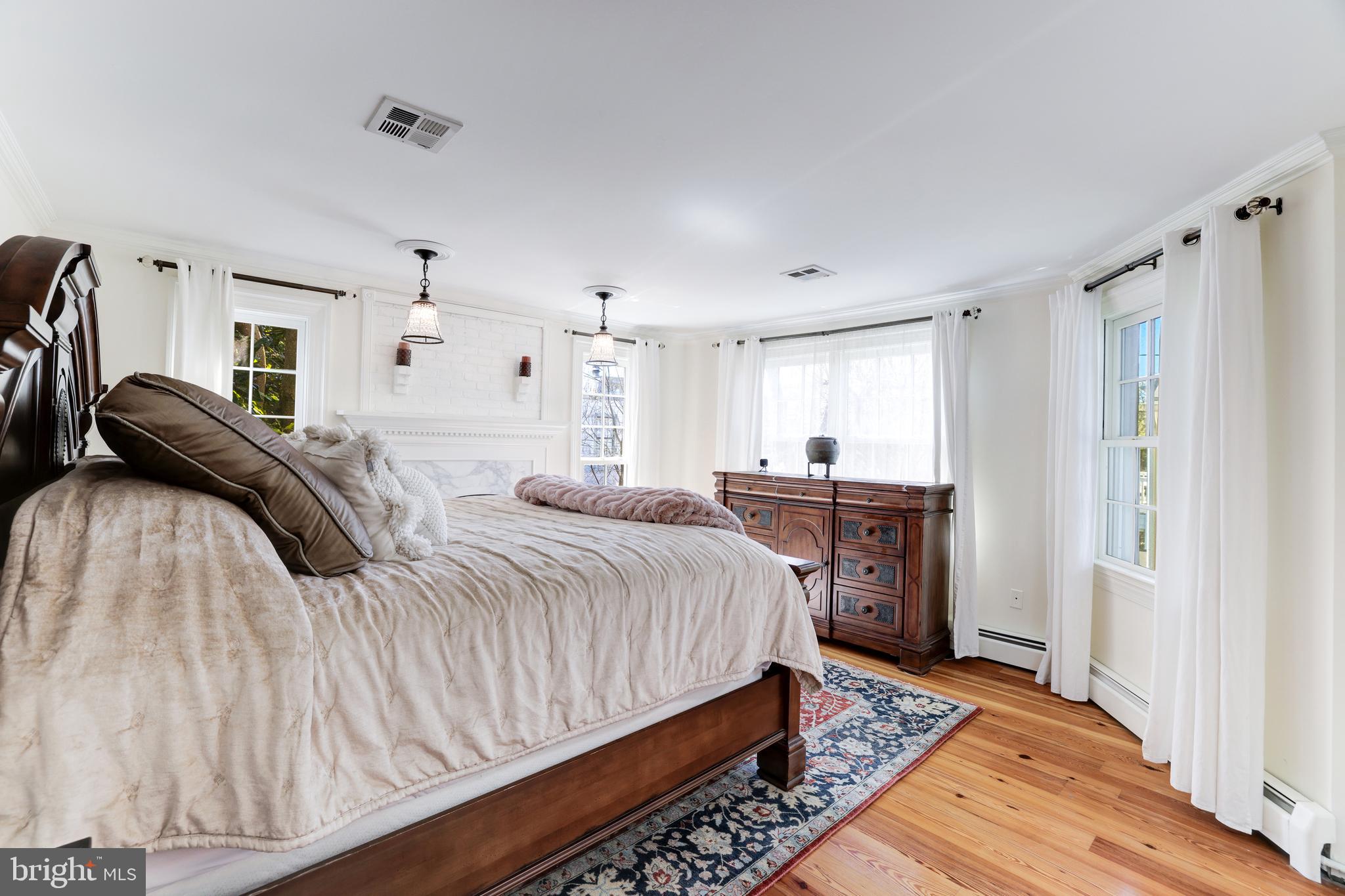 OLD TOWN ALEXANDRIA - Residential