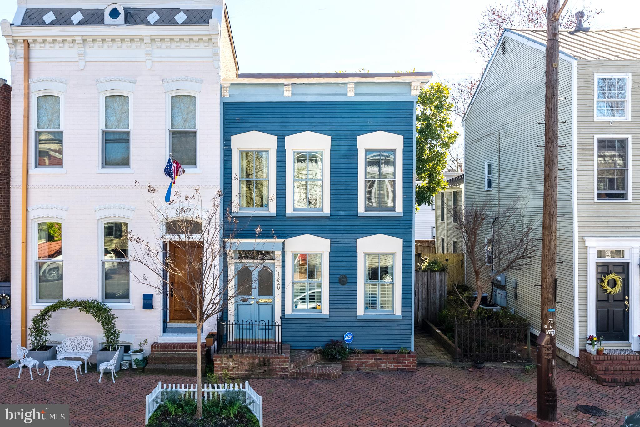 OLD TOWN ALEXANDRIA - Residential