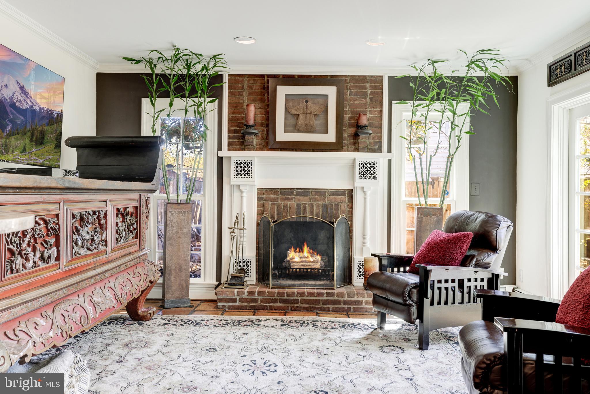 OLD TOWN ALEXANDRIA - Residential