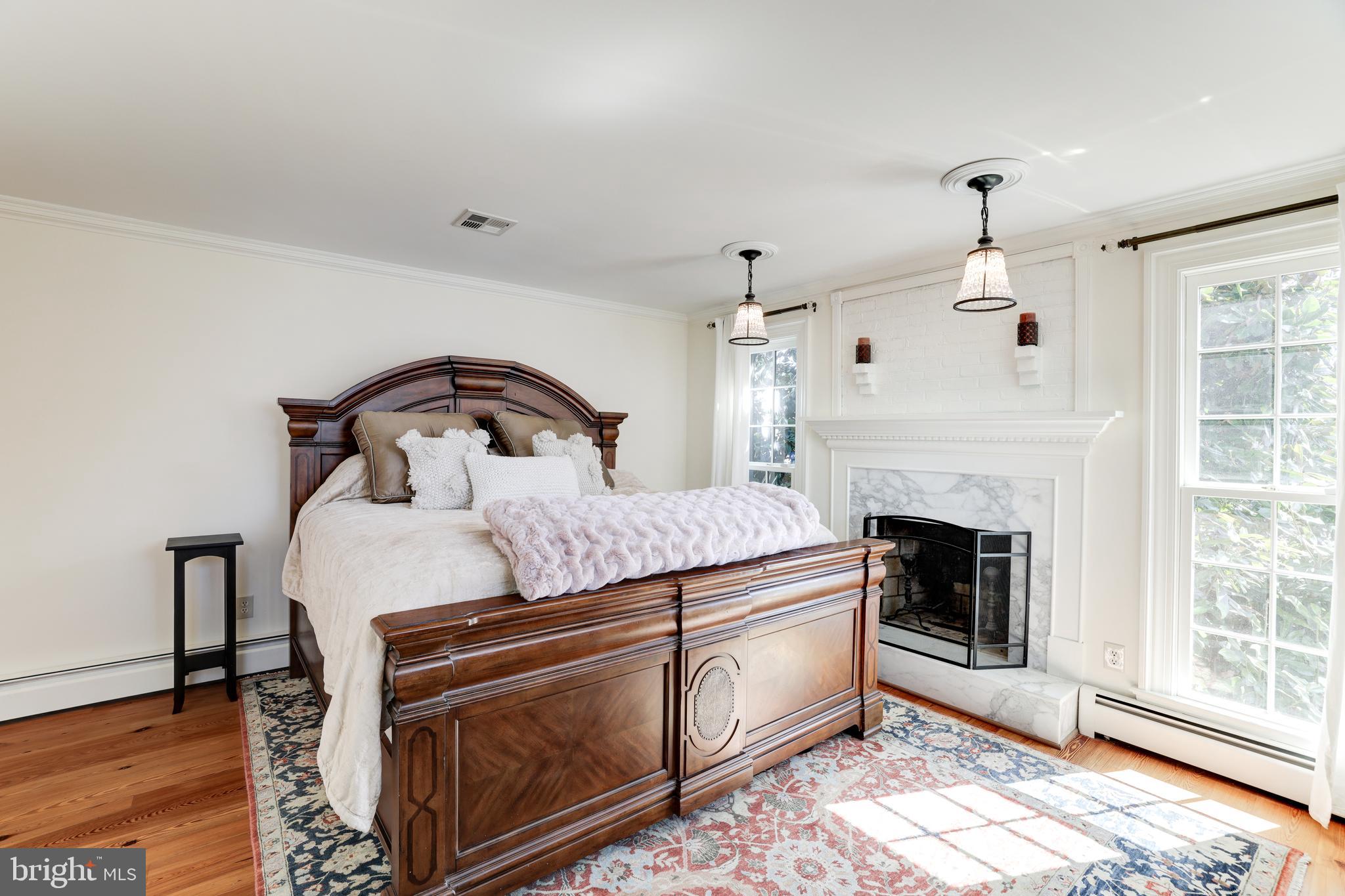 OLD TOWN ALEXANDRIA - Residential