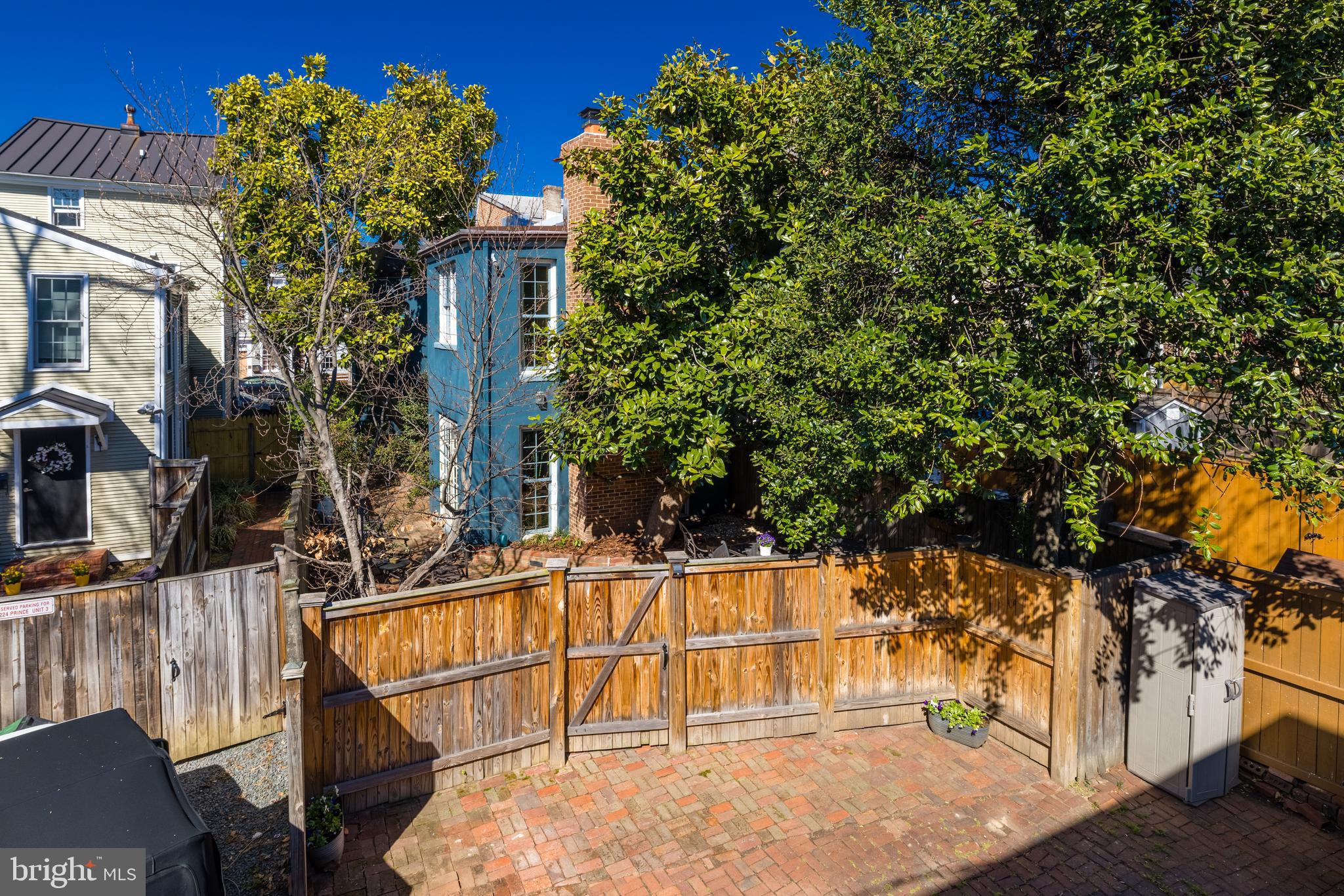 OLD TOWN ALEXANDRIA - Residential