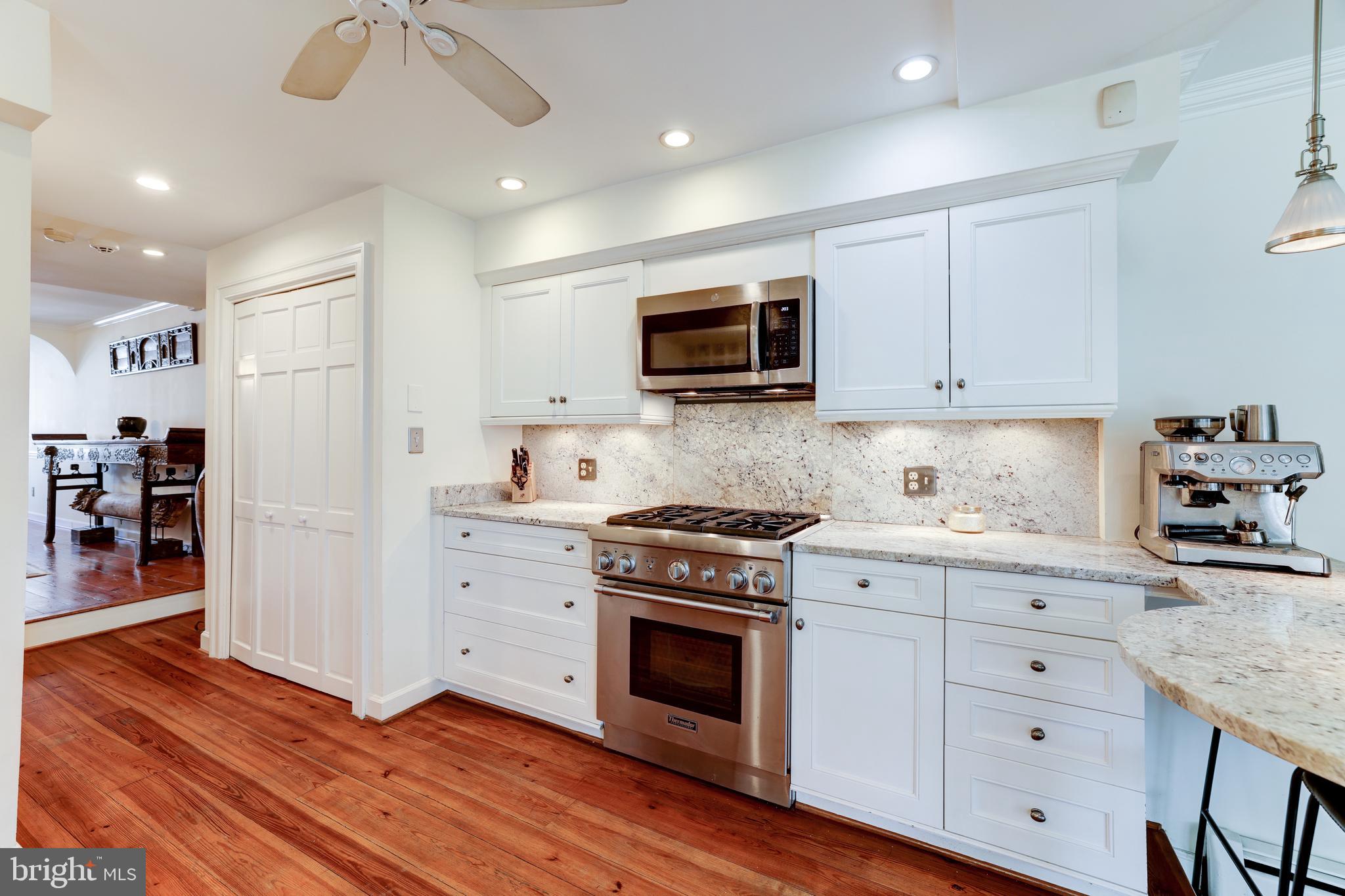 OLD TOWN ALEXANDRIA - Residential