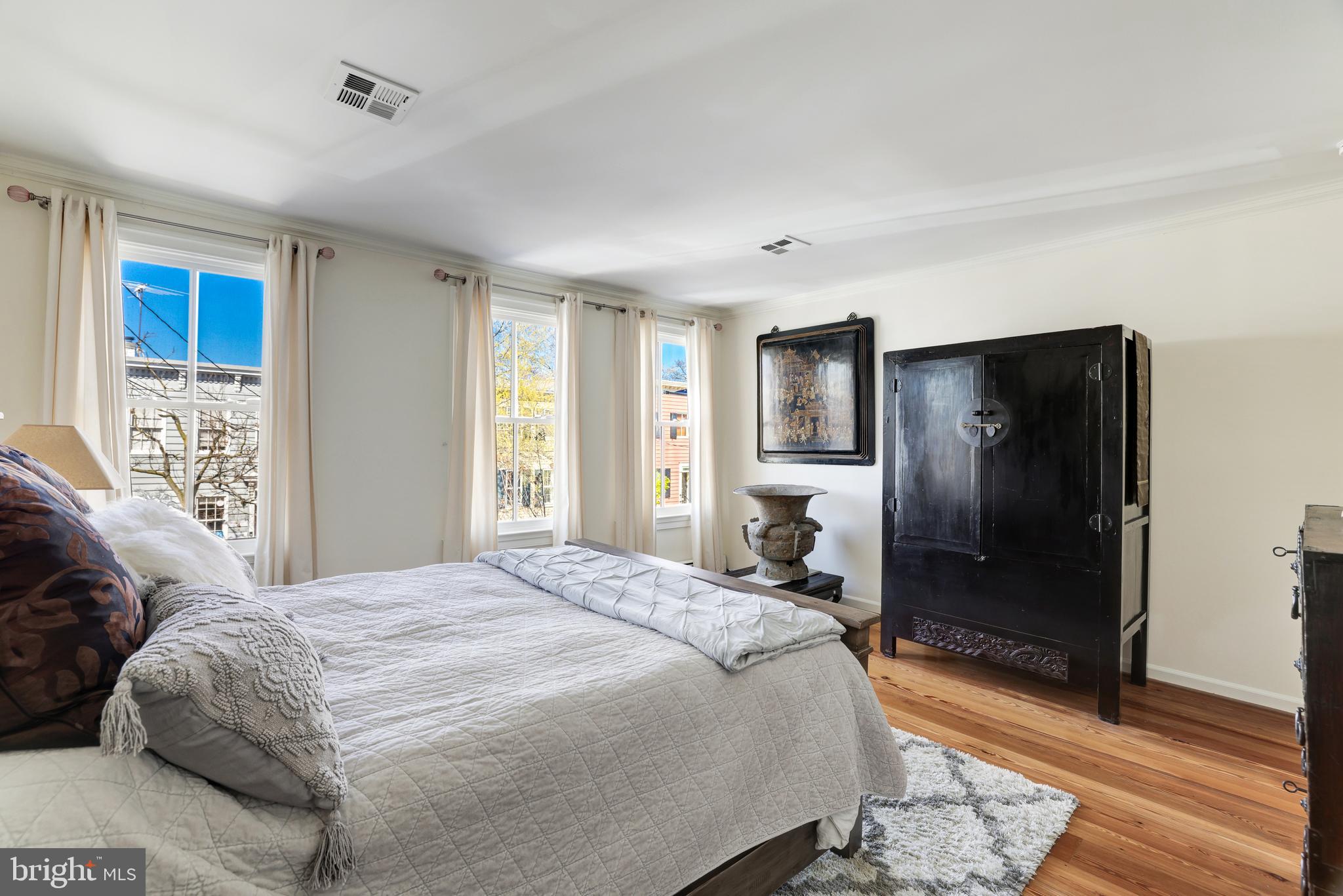 OLD TOWN ALEXANDRIA - Residential