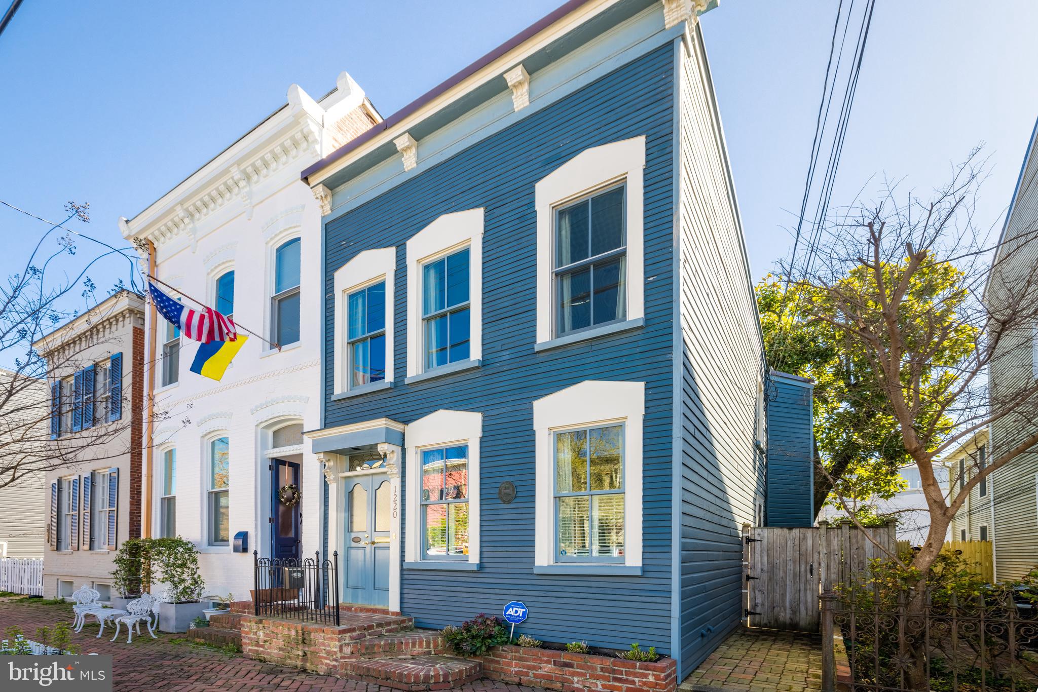 OLD TOWN ALEXANDRIA - Residential