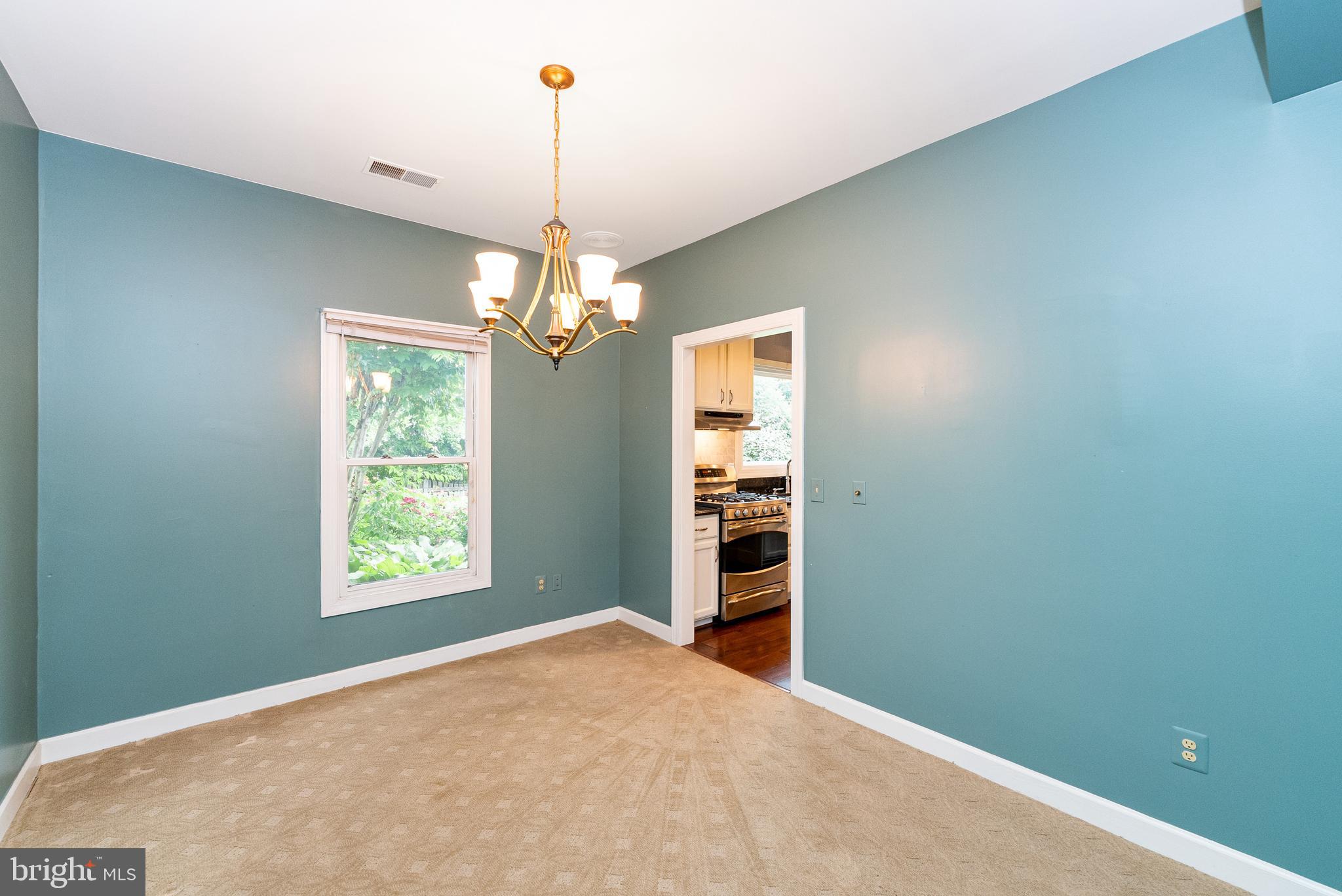 ASHBURN VILLAGE - Residential