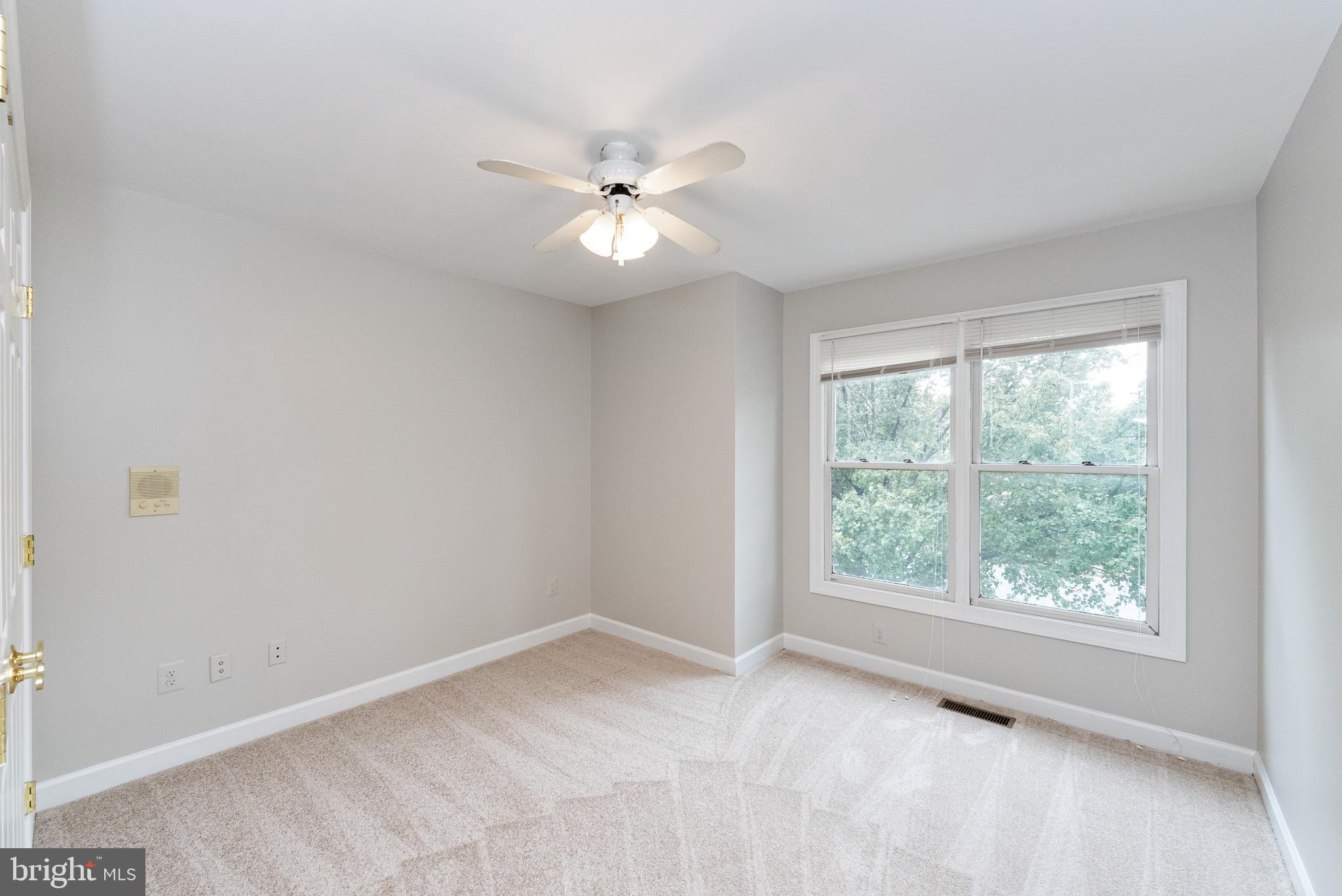 ASHBURN VILLAGE - Residential