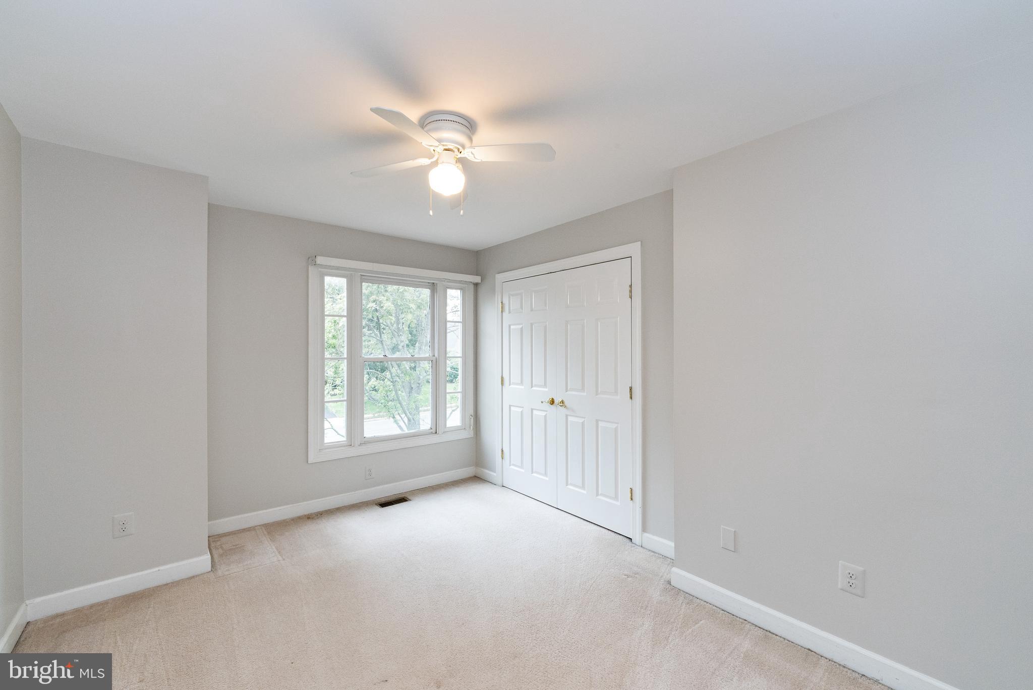 ASHBURN VILLAGE - Residential