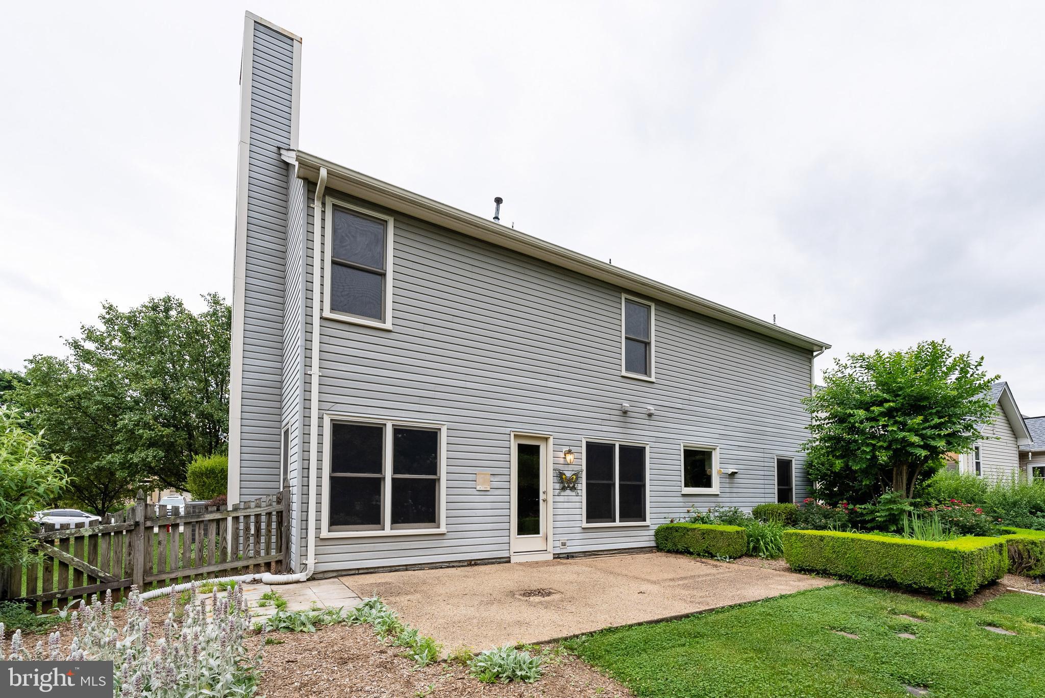 ASHBURN VILLAGE - Residential