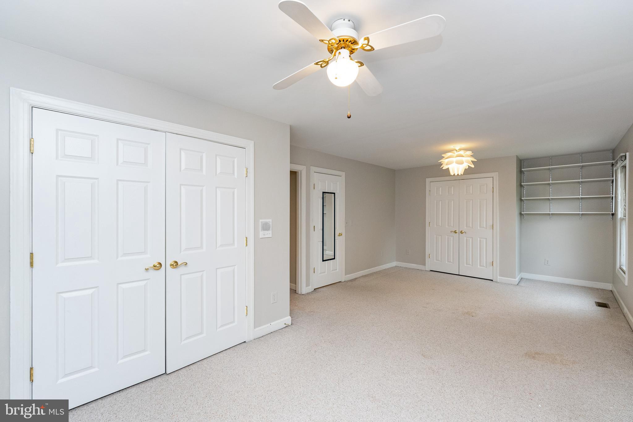 ASHBURN VILLAGE - Residential