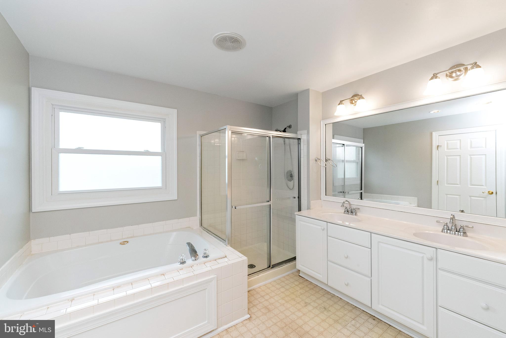 ASHBURN VILLAGE - Residential