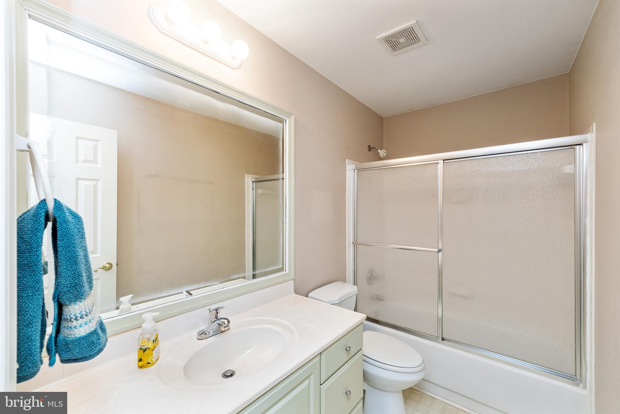 ASHBURN VILLAGE - Residential