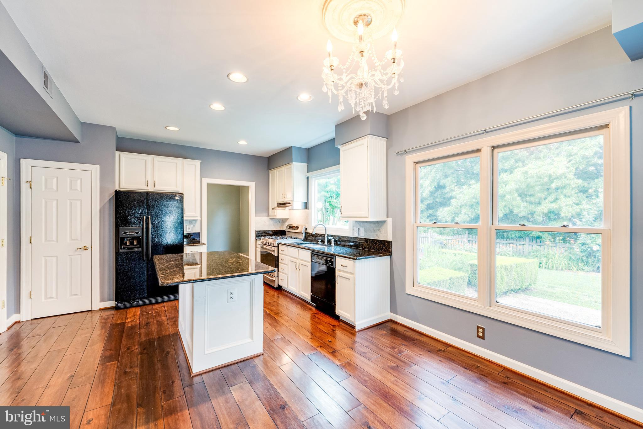 ASHBURN VILLAGE - Residential