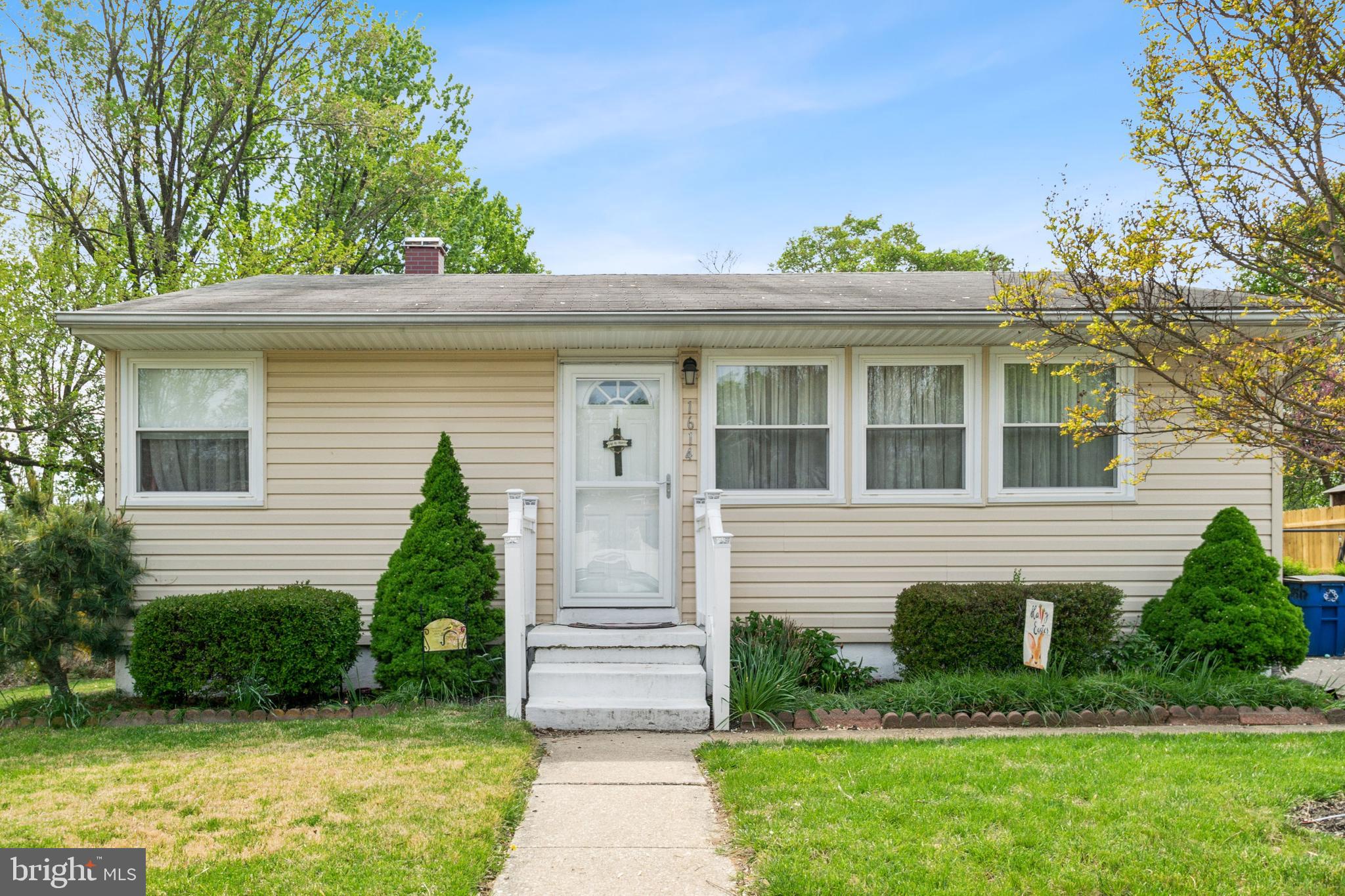PLEASANTVILLE - Residential