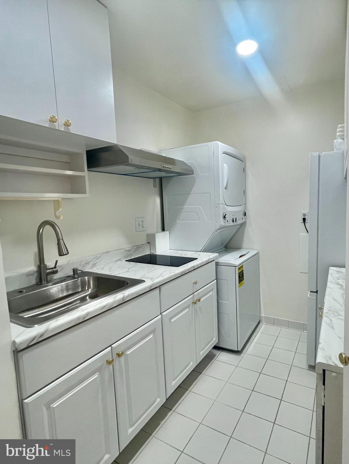 TYSONS TOWNES - Residential Lease