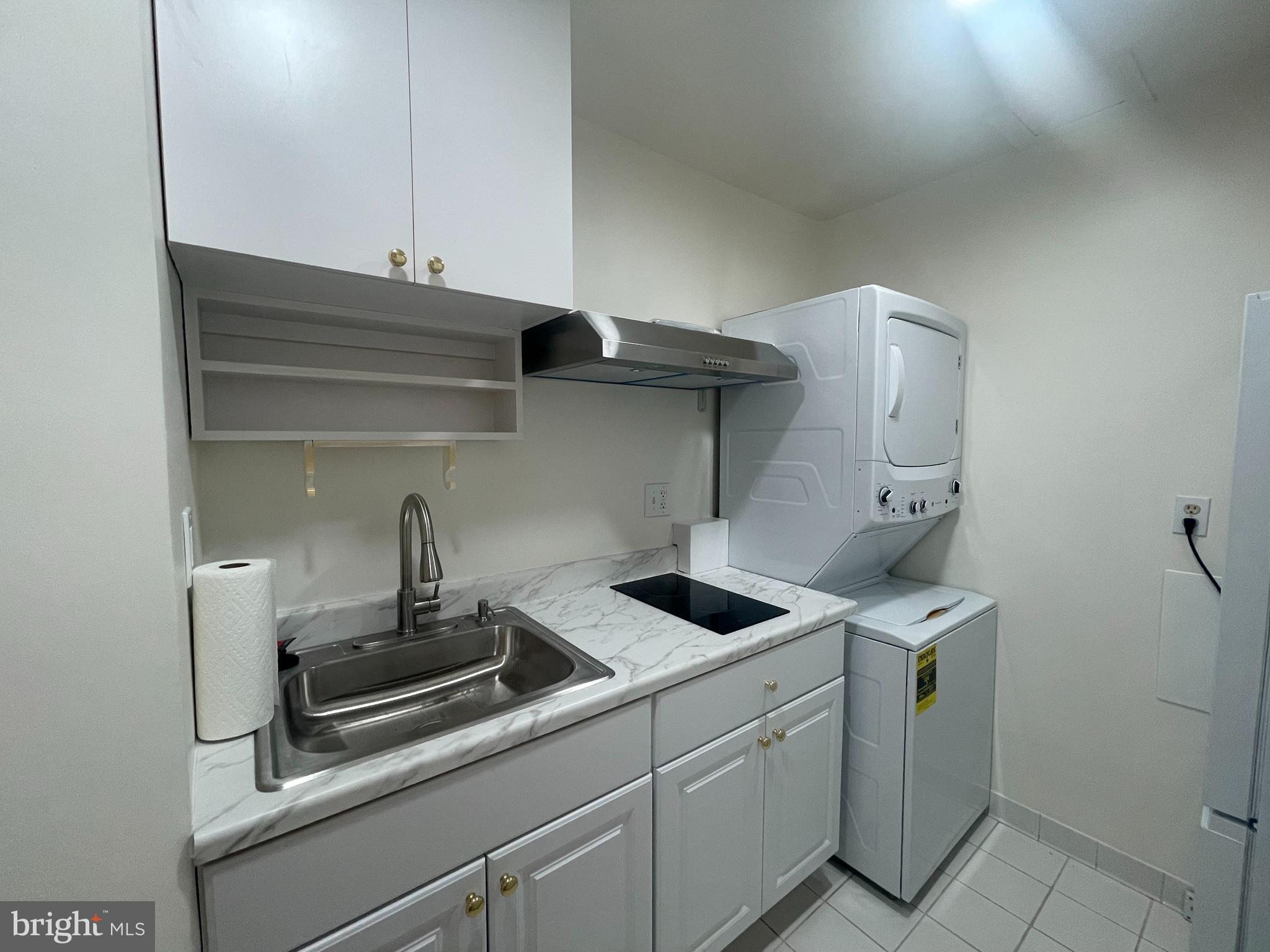 TYSONS TOWNES - Residential Lease