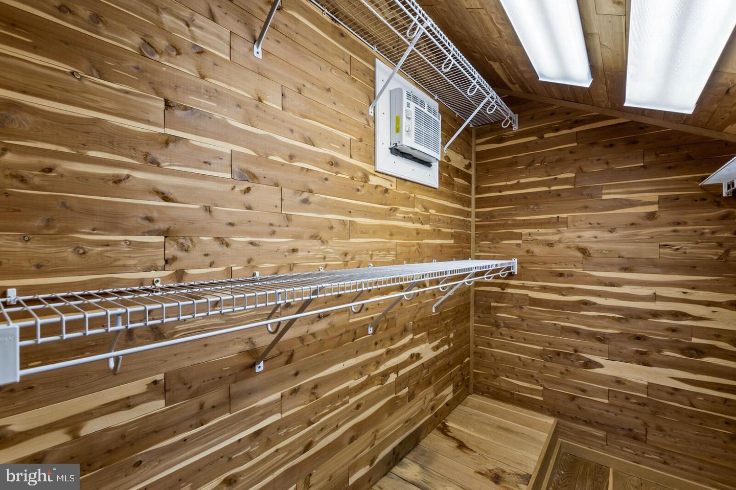 TYSONS TOWNES - Residential Lease