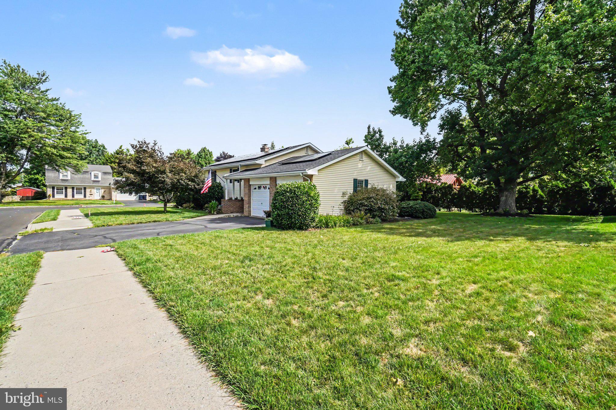 2 SYCAMORE LANE