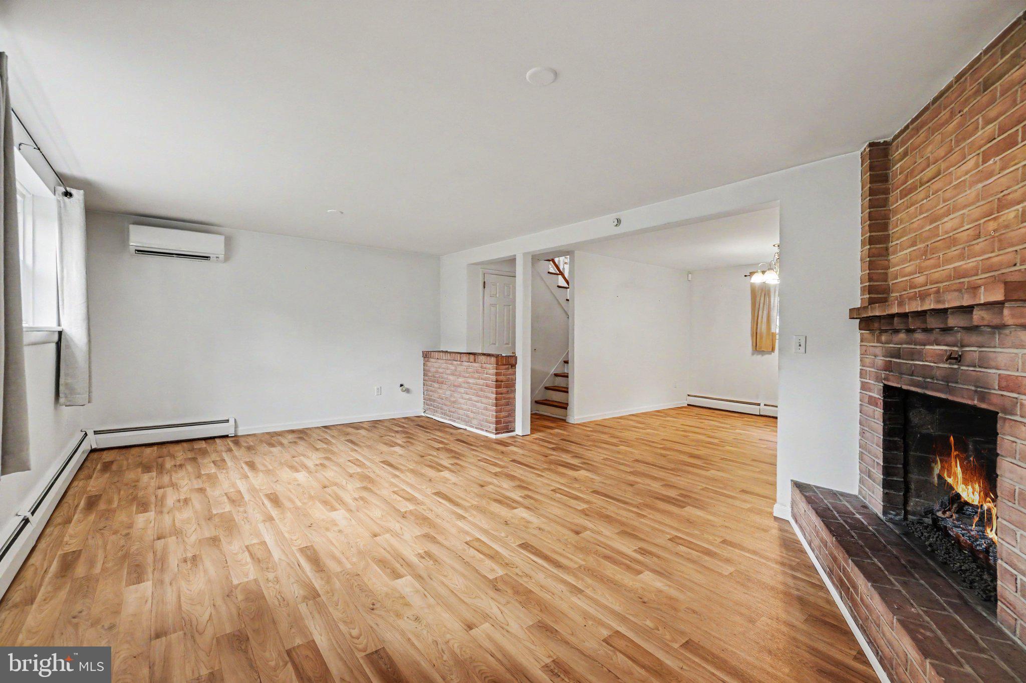 2 SYCAMORE LANE