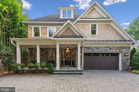 Photo of 7803 Glenbrook Road, BETHESDA, MD 20814 (MLS # MDMC2147288) Photo of 7803 Glenbrook Road, BETHESDA, MD 20814 (MLS # MDMC2147288)