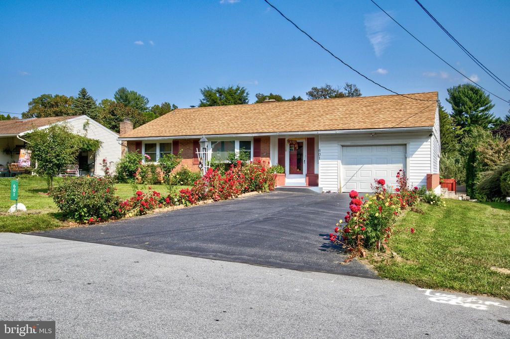 Photo of 601 Bermuda Road, Lancaster, PA 17603 (MLS # PALA2042532)
