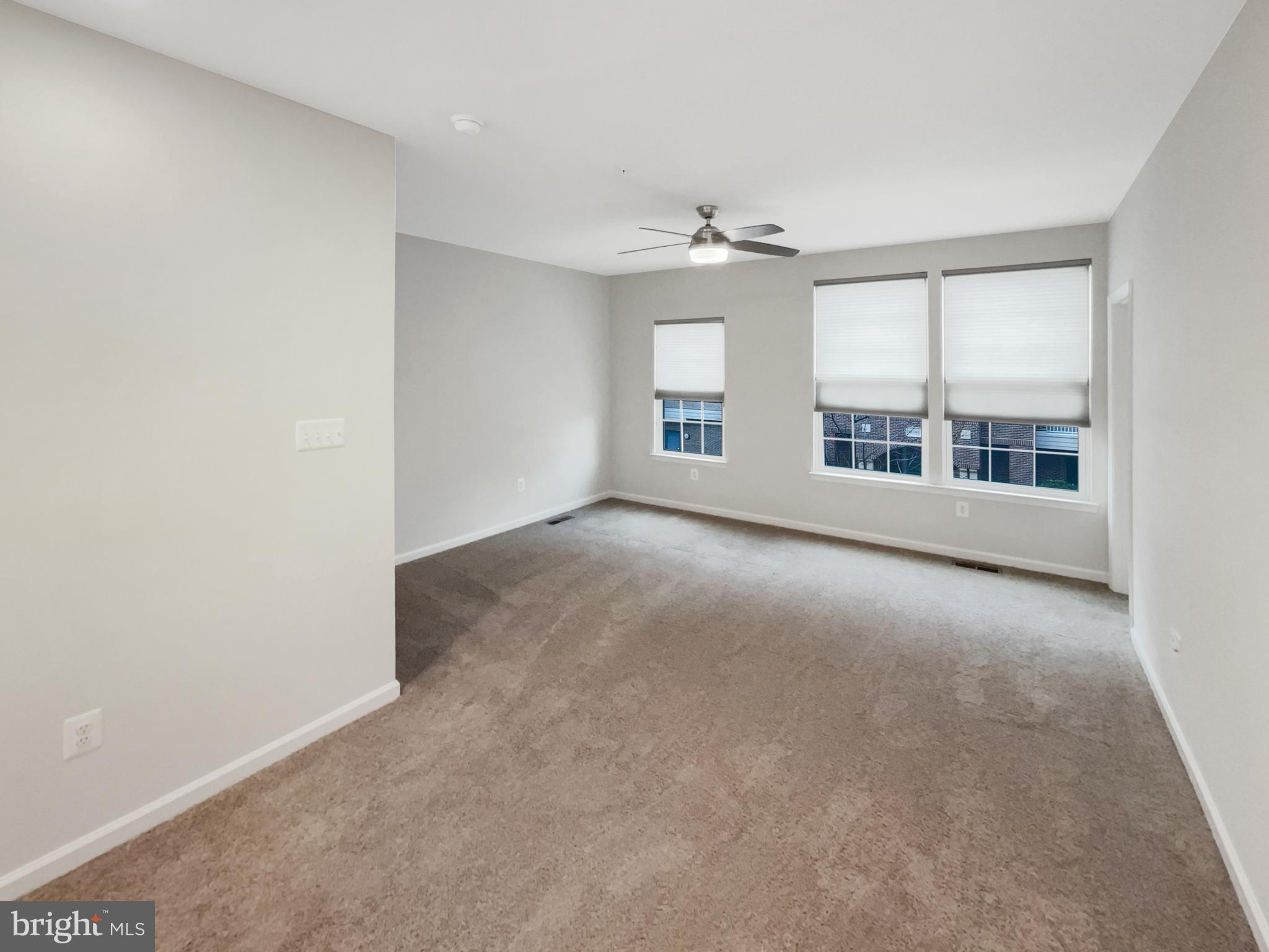 DISCOVERY SQUARE - Residential