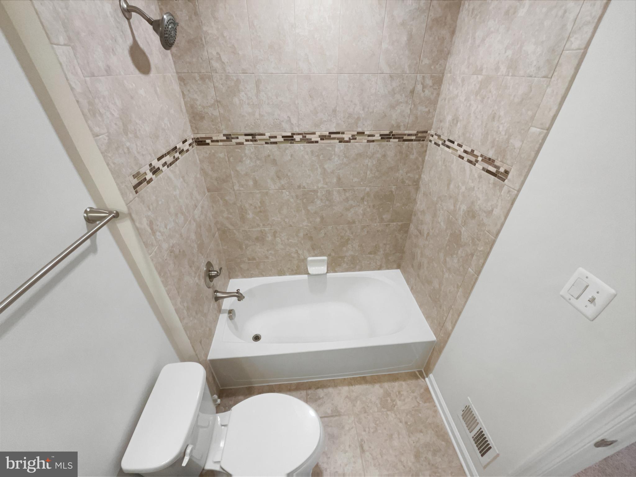 DISCOVERY SQUARE - Residential