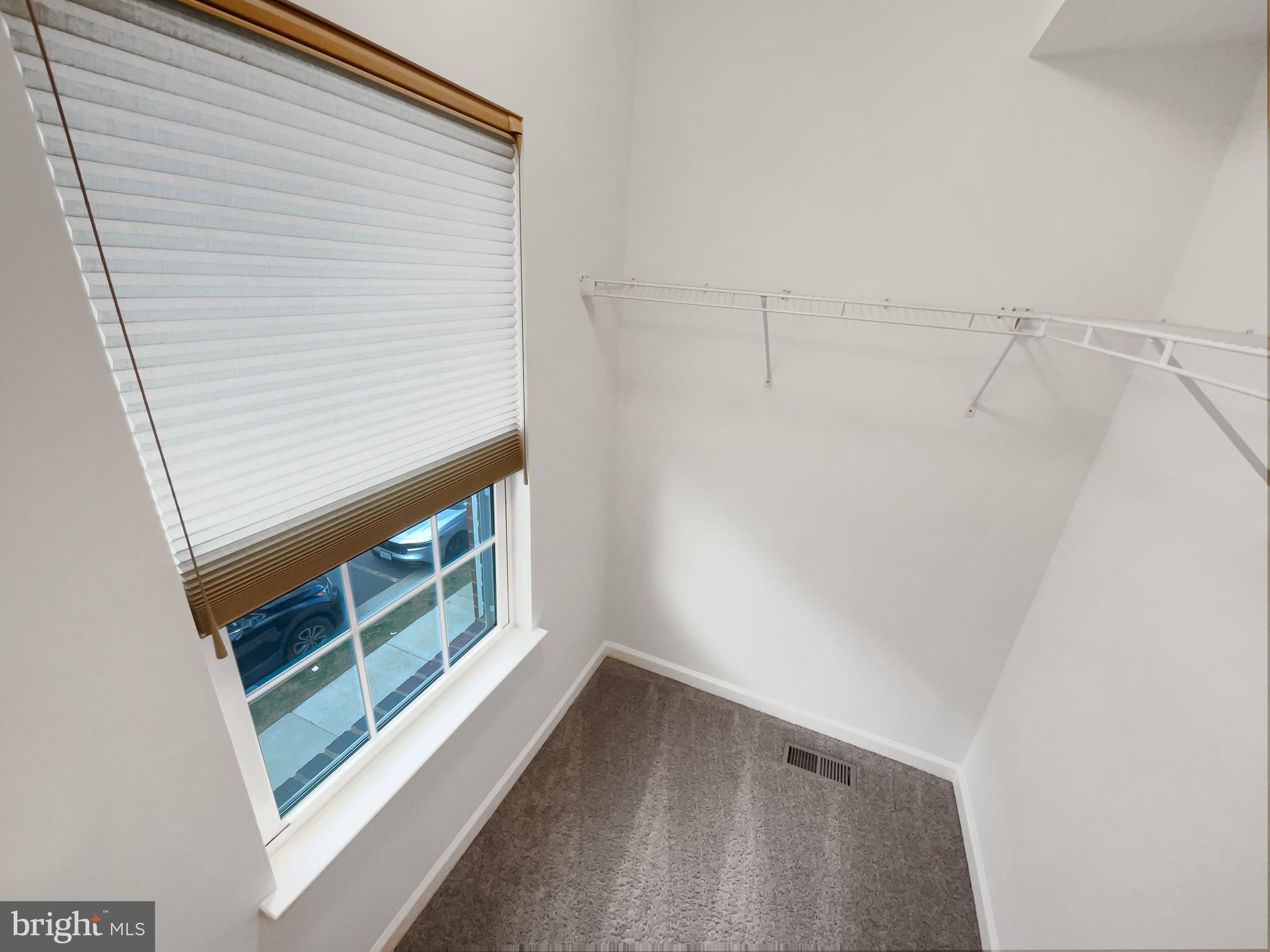 DISCOVERY SQUARE - Residential