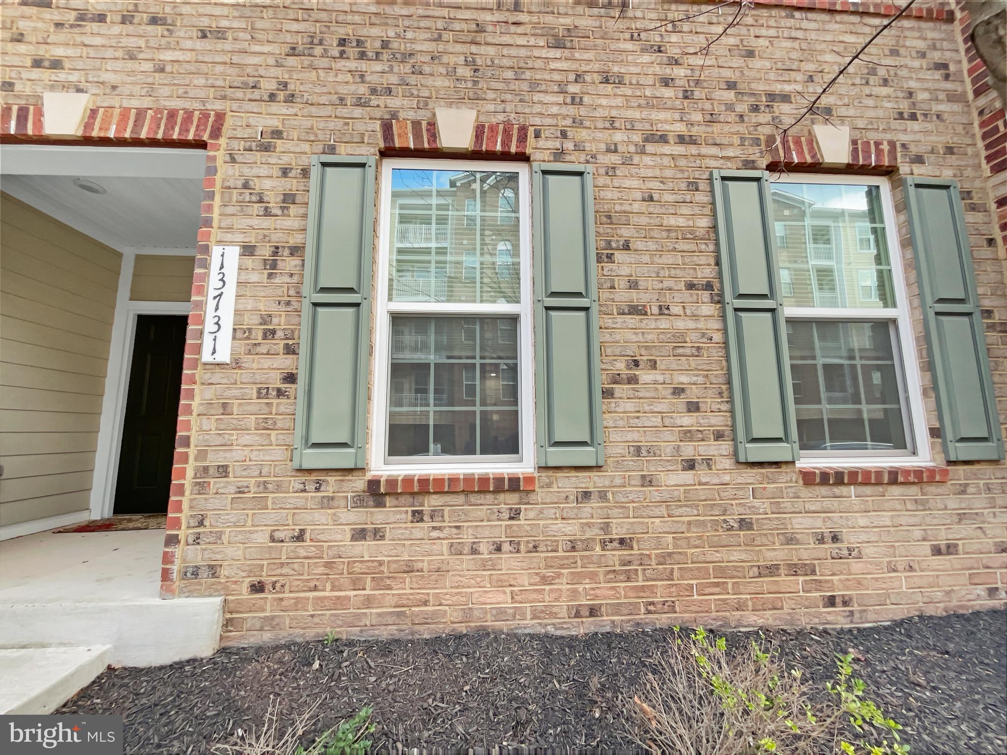 DISCOVERY SQUARE - Residential