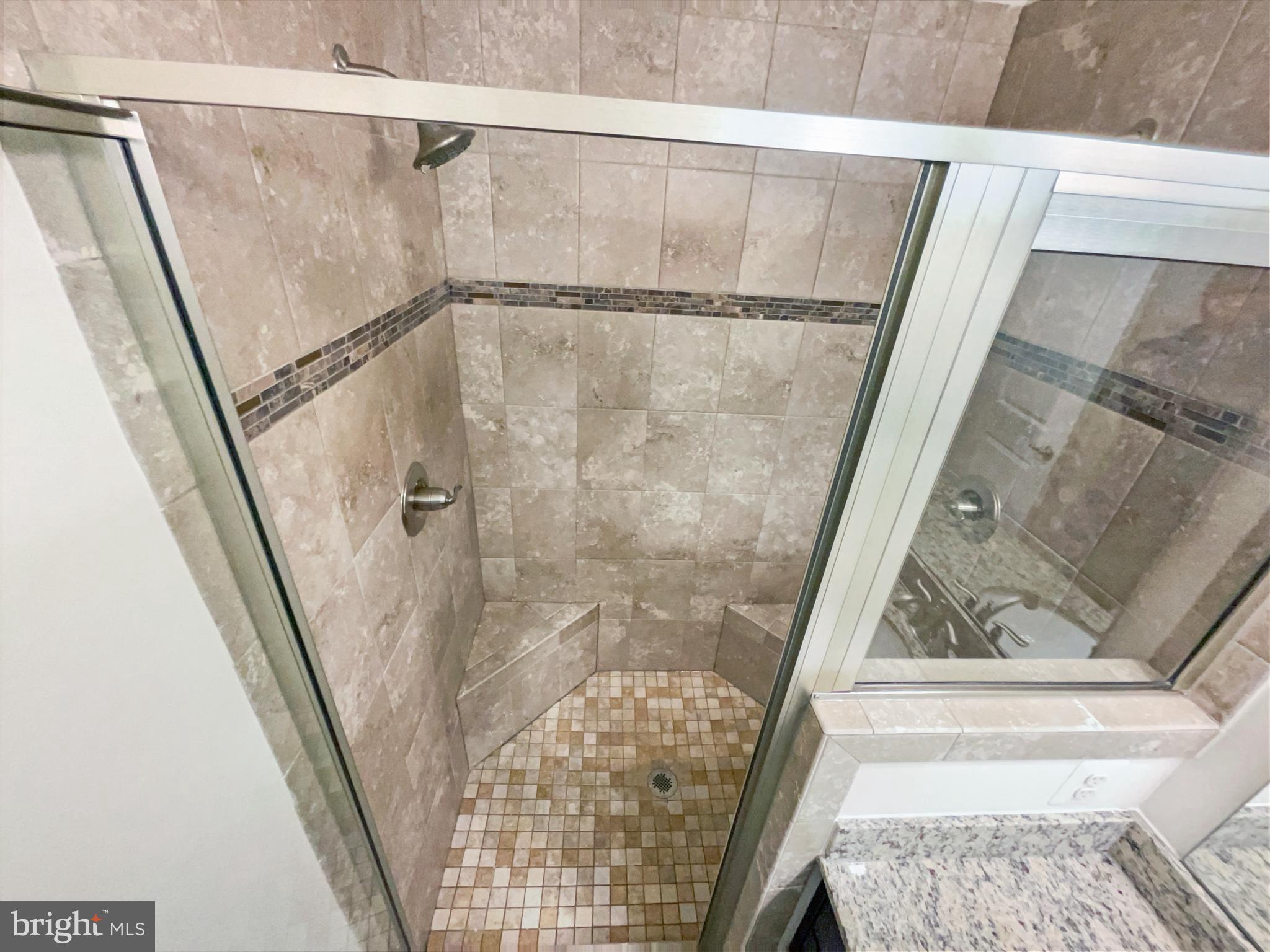 DISCOVERY SQUARE - Residential