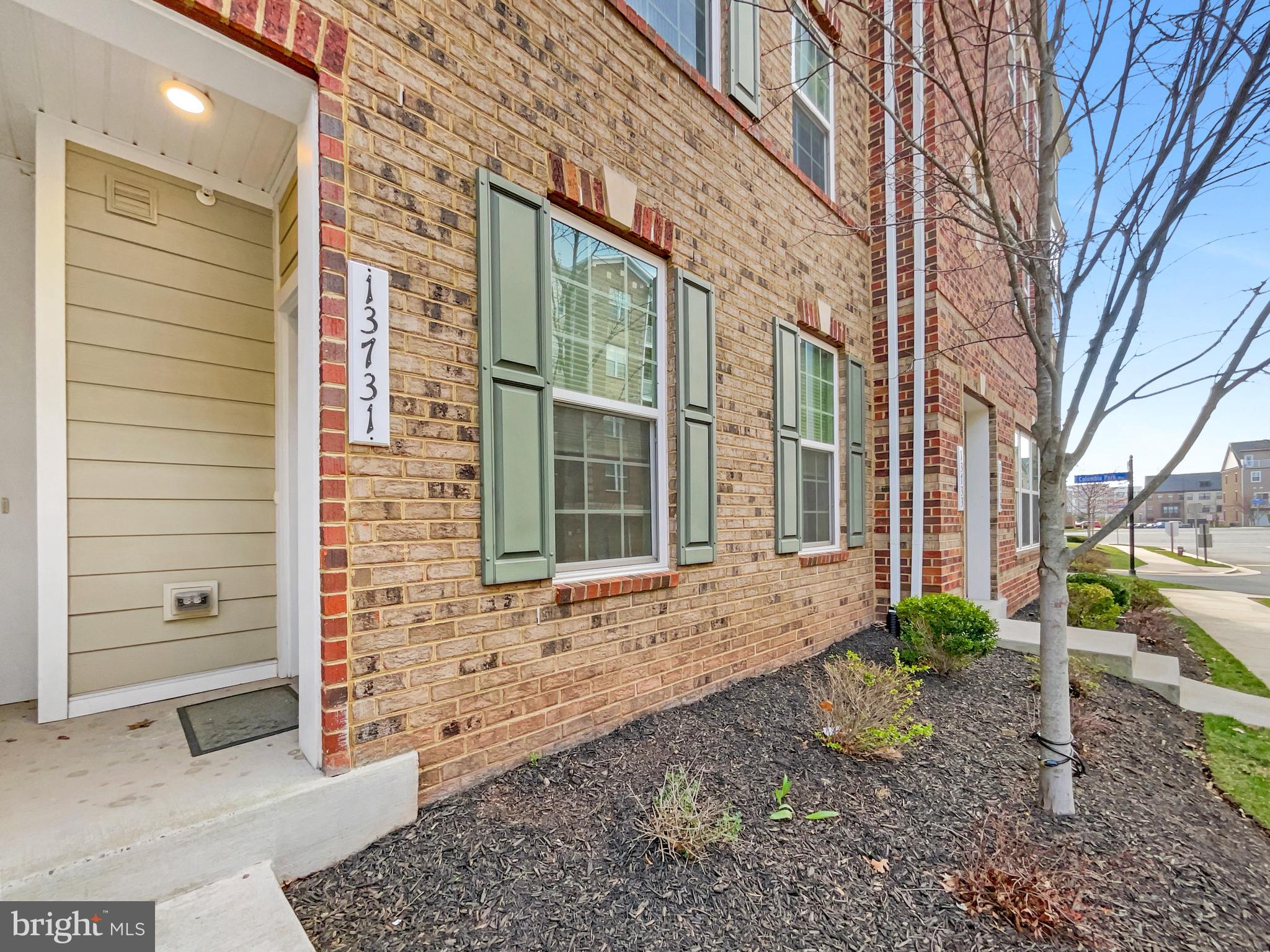 DISCOVERY SQUARE - Residential