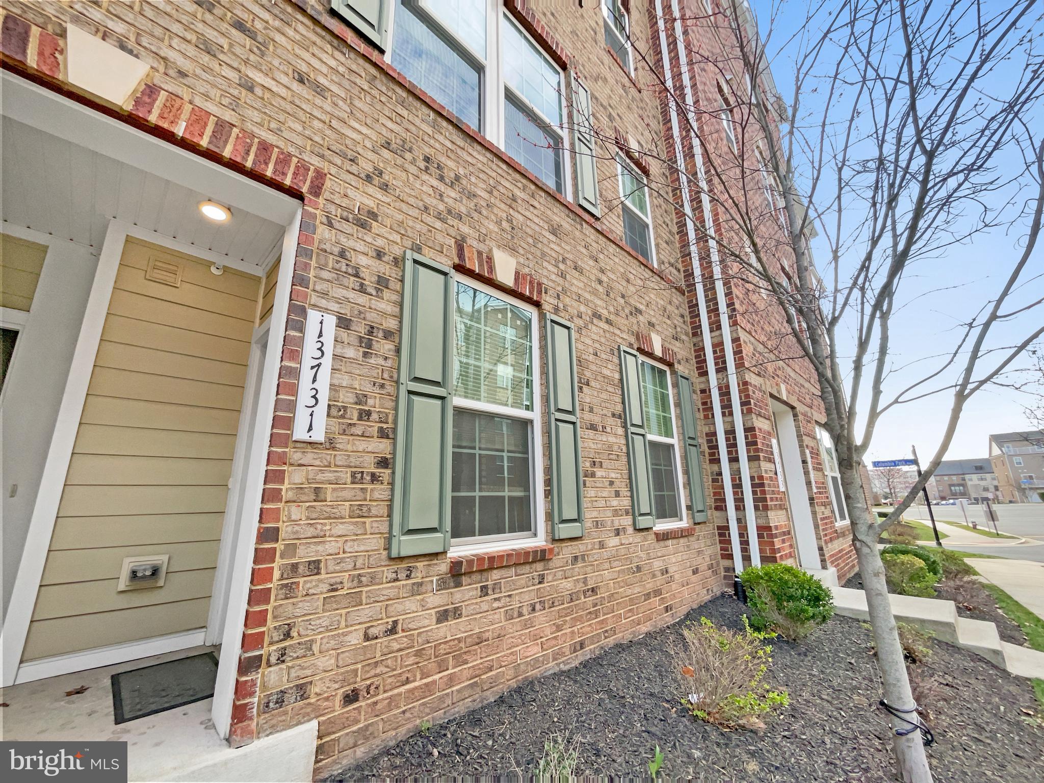 DISCOVERY SQUARE - Residential