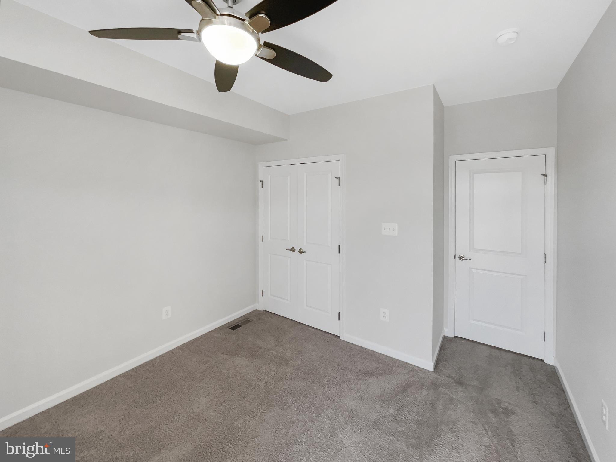 DISCOVERY SQUARE - Residential