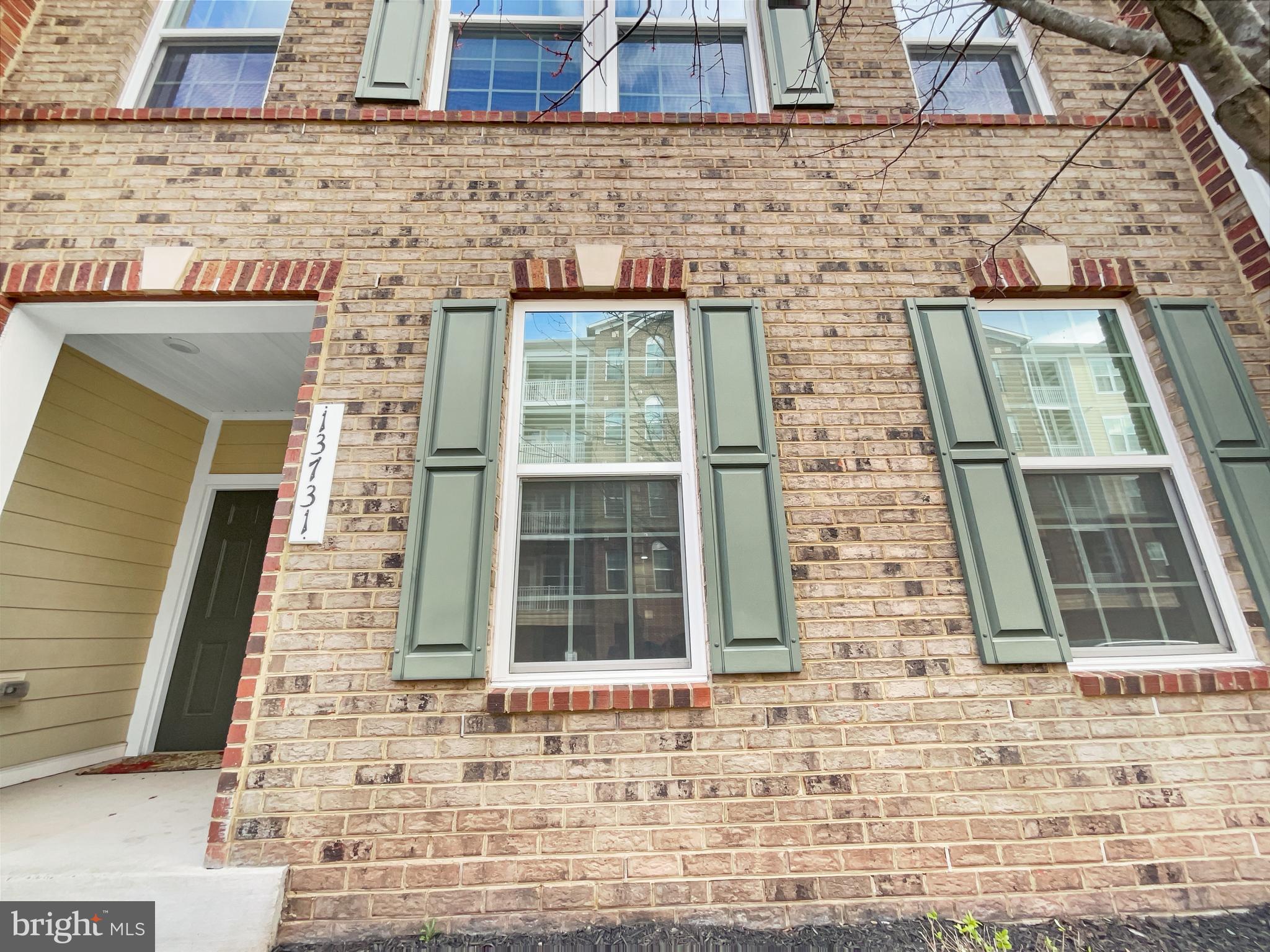 DISCOVERY SQUARE - Residential