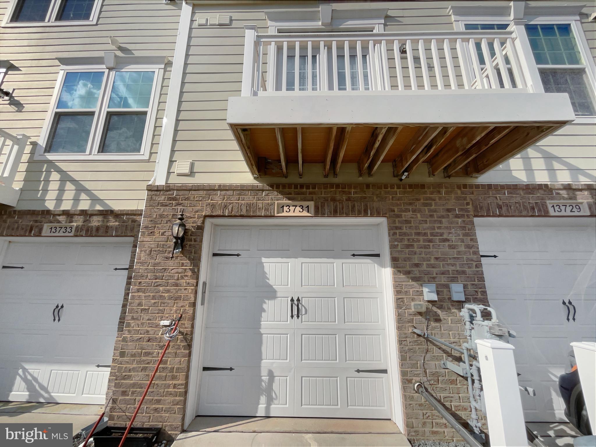 DISCOVERY SQUARE - Residential