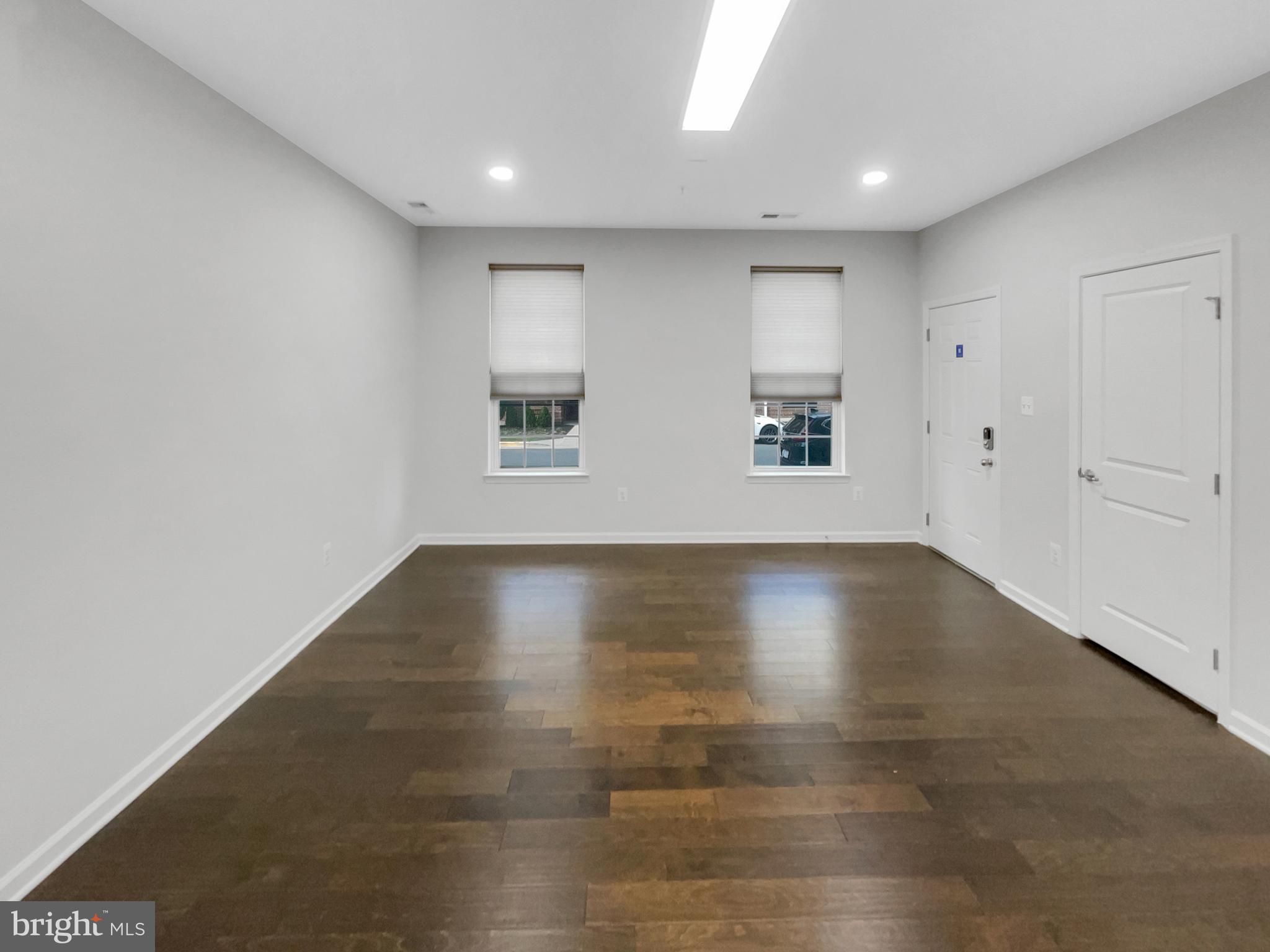 DISCOVERY SQUARE - Residential