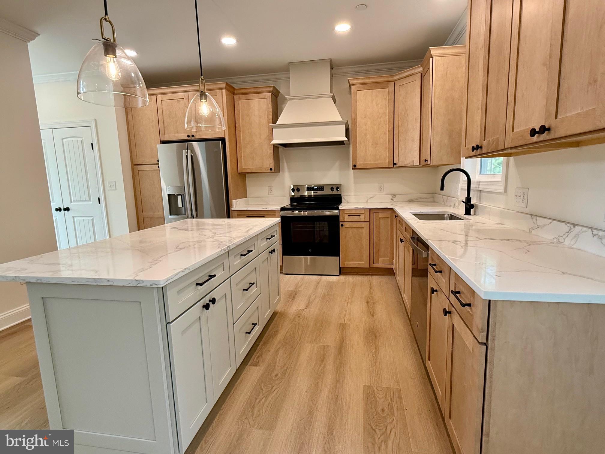 LIGHTHOUSE COMMONS - Residential