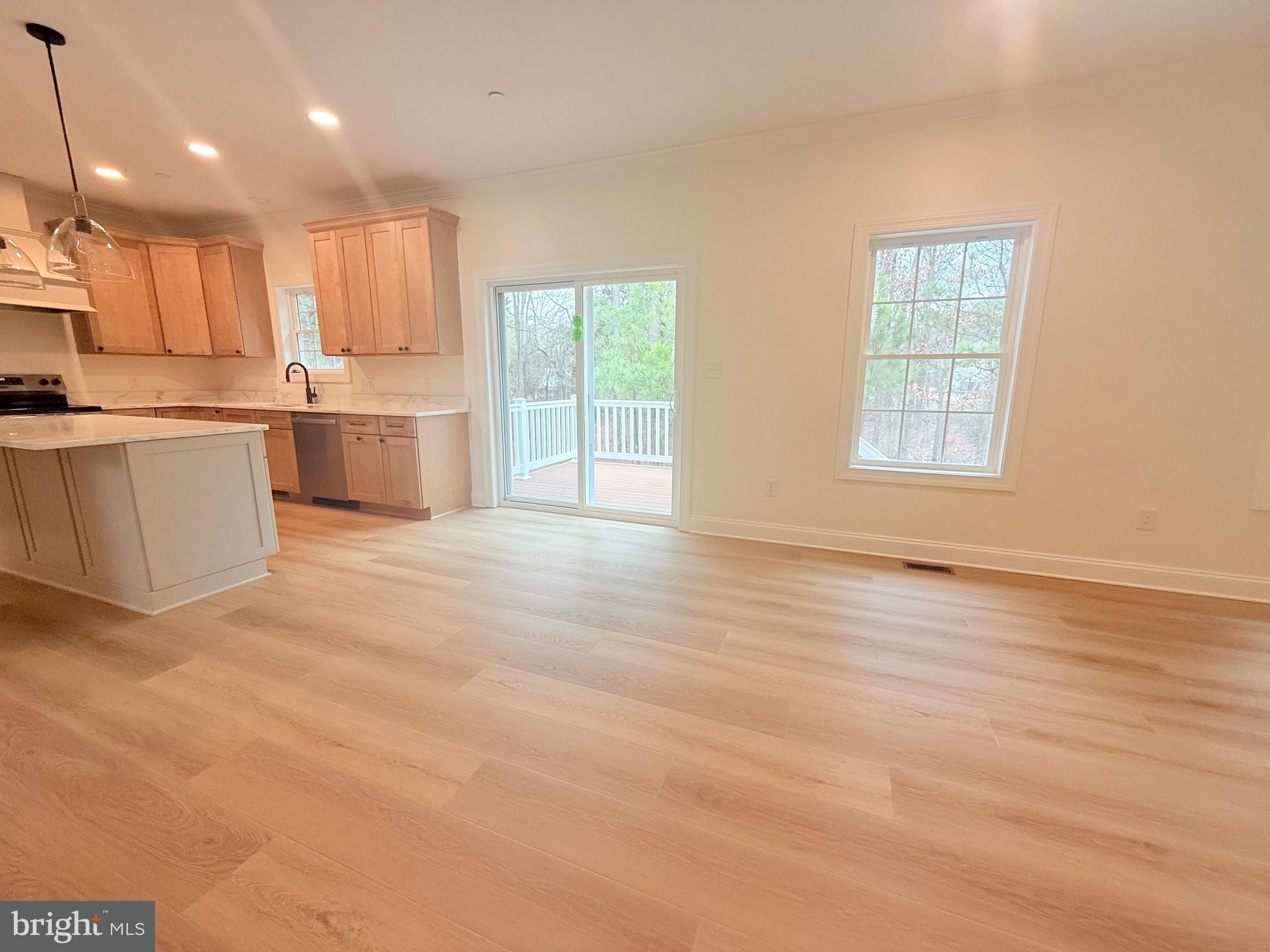 LIGHTHOUSE COMMONS - Residential