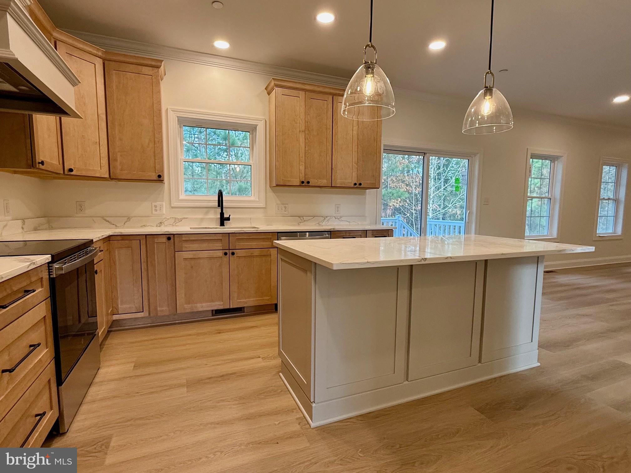 LIGHTHOUSE COMMONS - Residential