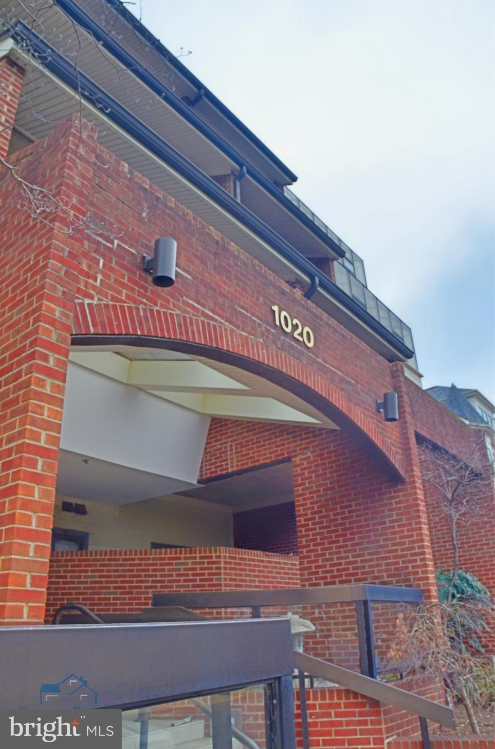 SUMMERWALK - Residential