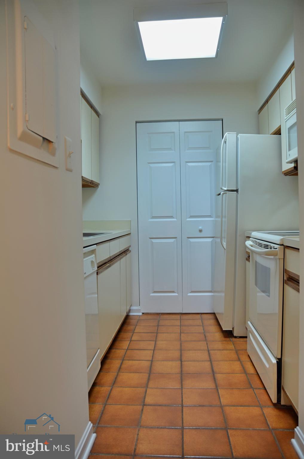 SUMMERWALK - Residential