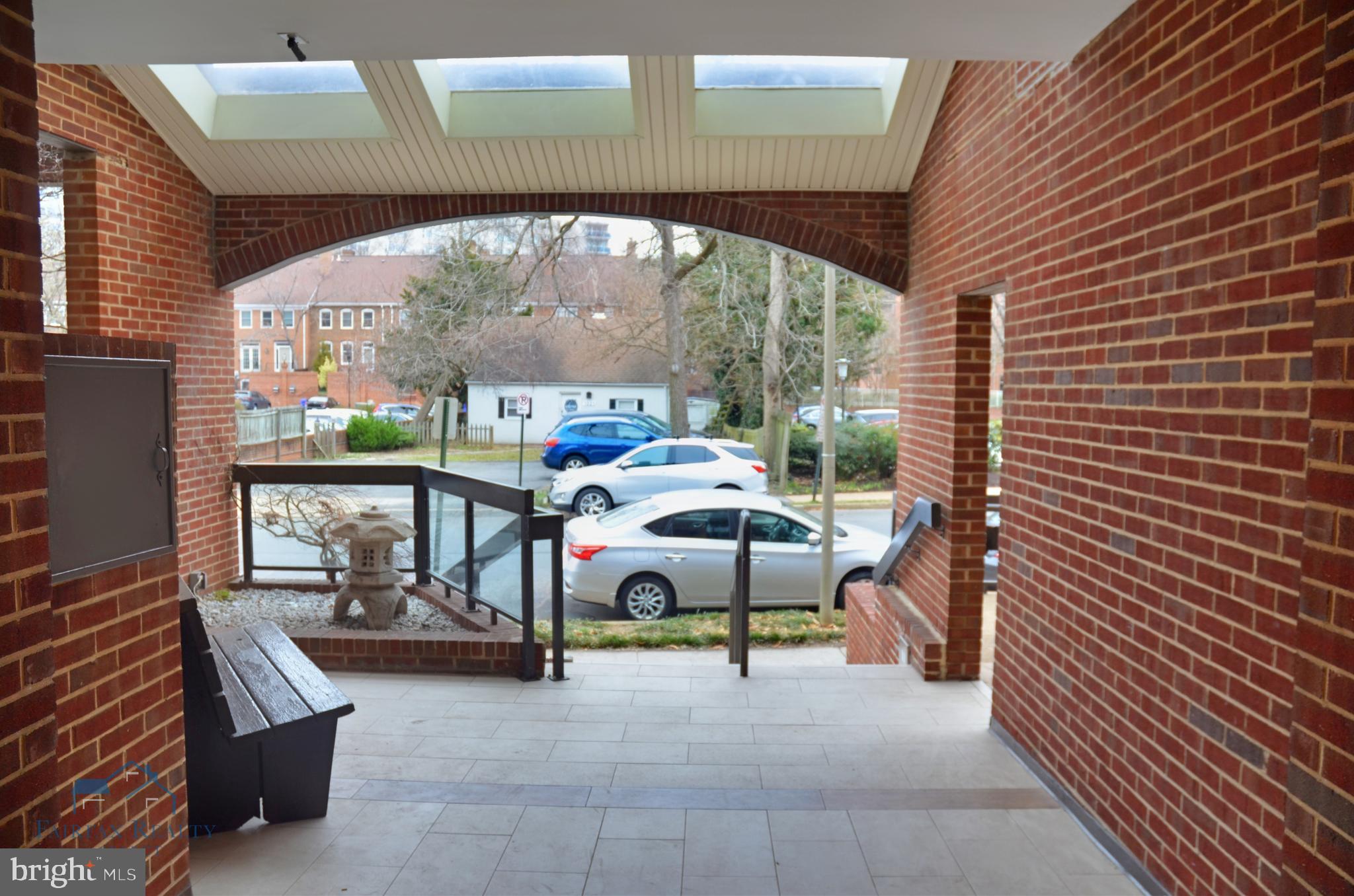 SUMMERWALK - Residential