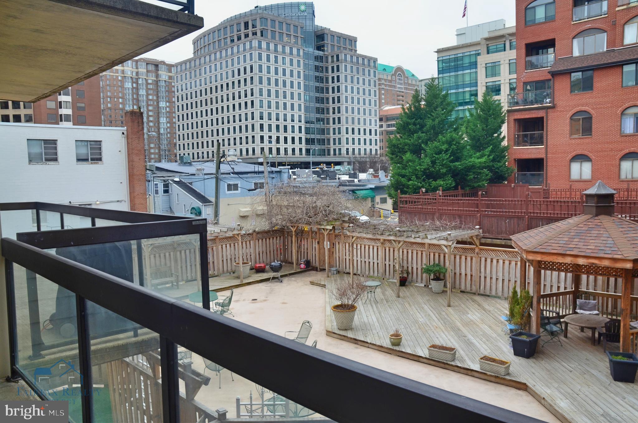 SUMMERWALK - Residential