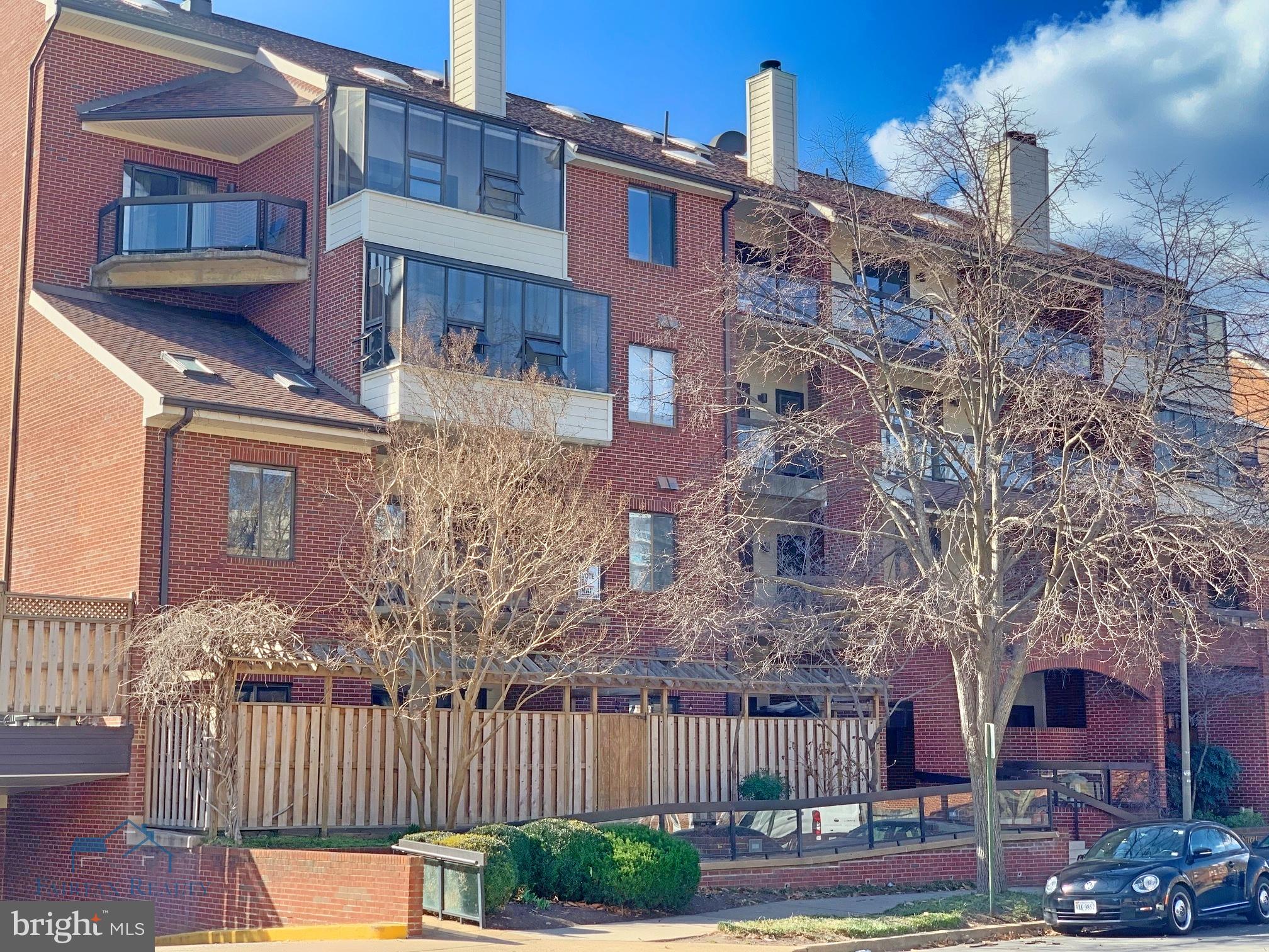 SUMMERWALK - Residential