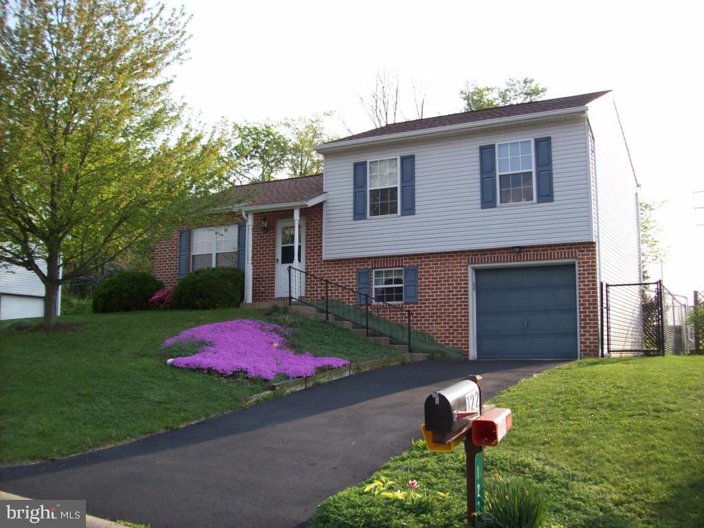 Great location in Cornwall Lebanon Schools! 3 bedroom, 2 bath, 4-level split on large lot. Cathedral ceilings, full bath and laundry off family room, integral garage, plenty of storage area in basement, fenced yard with garden area. Easy commute to Harrisburg.