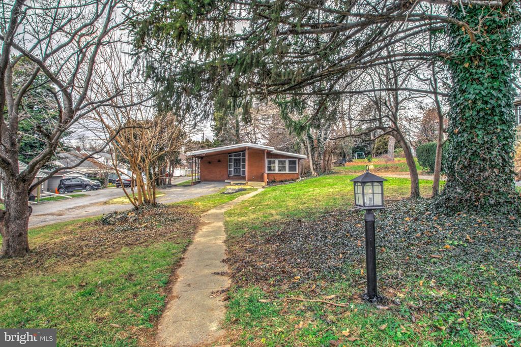 Photo of 1039 Wabank Street, Lancaster, PA 17603 (MLS # PALA2045406)