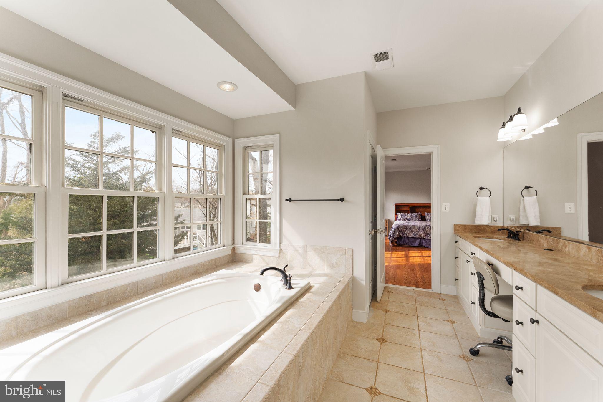 WEST MC LEAN - Residential