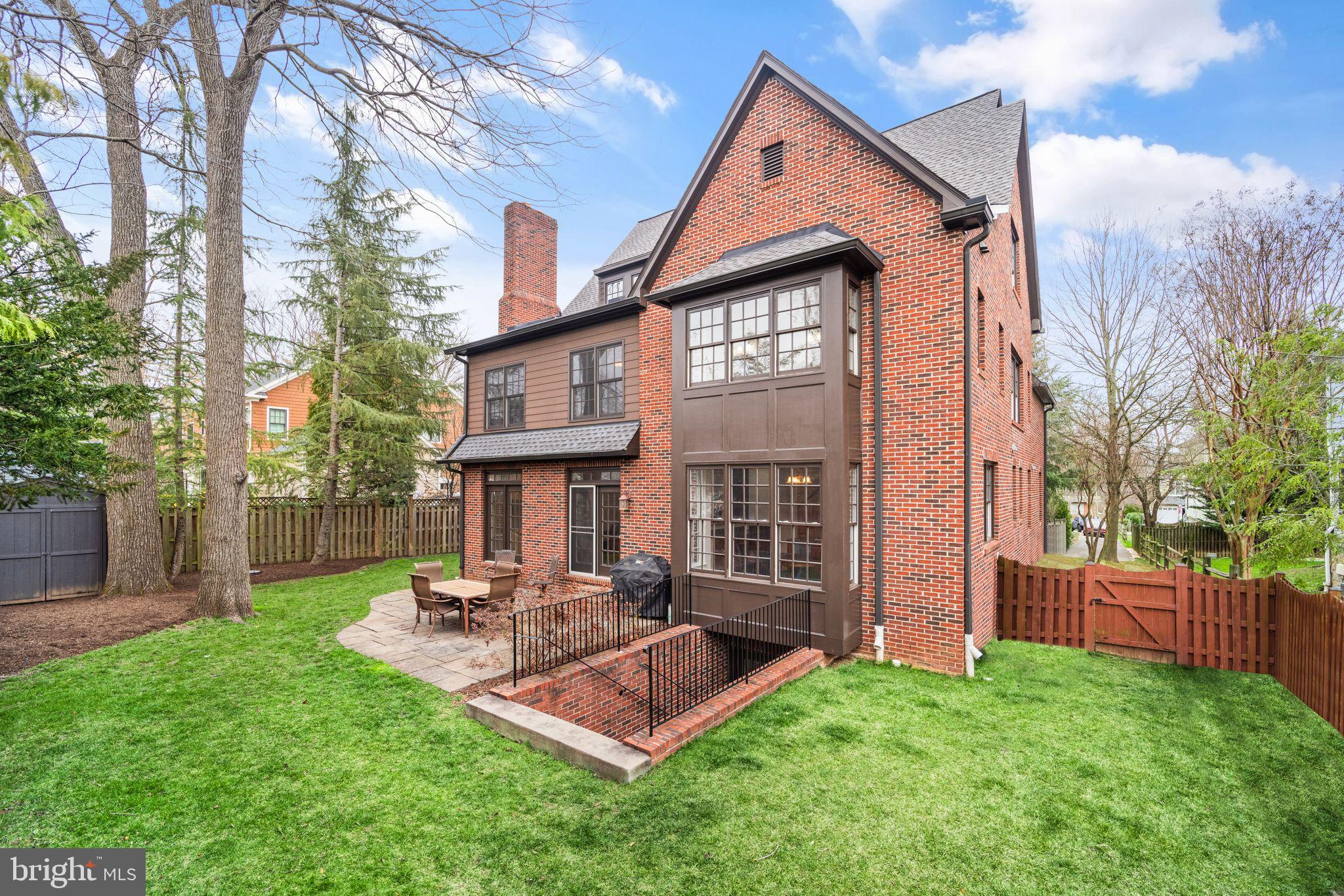 WEST MC LEAN - Residential