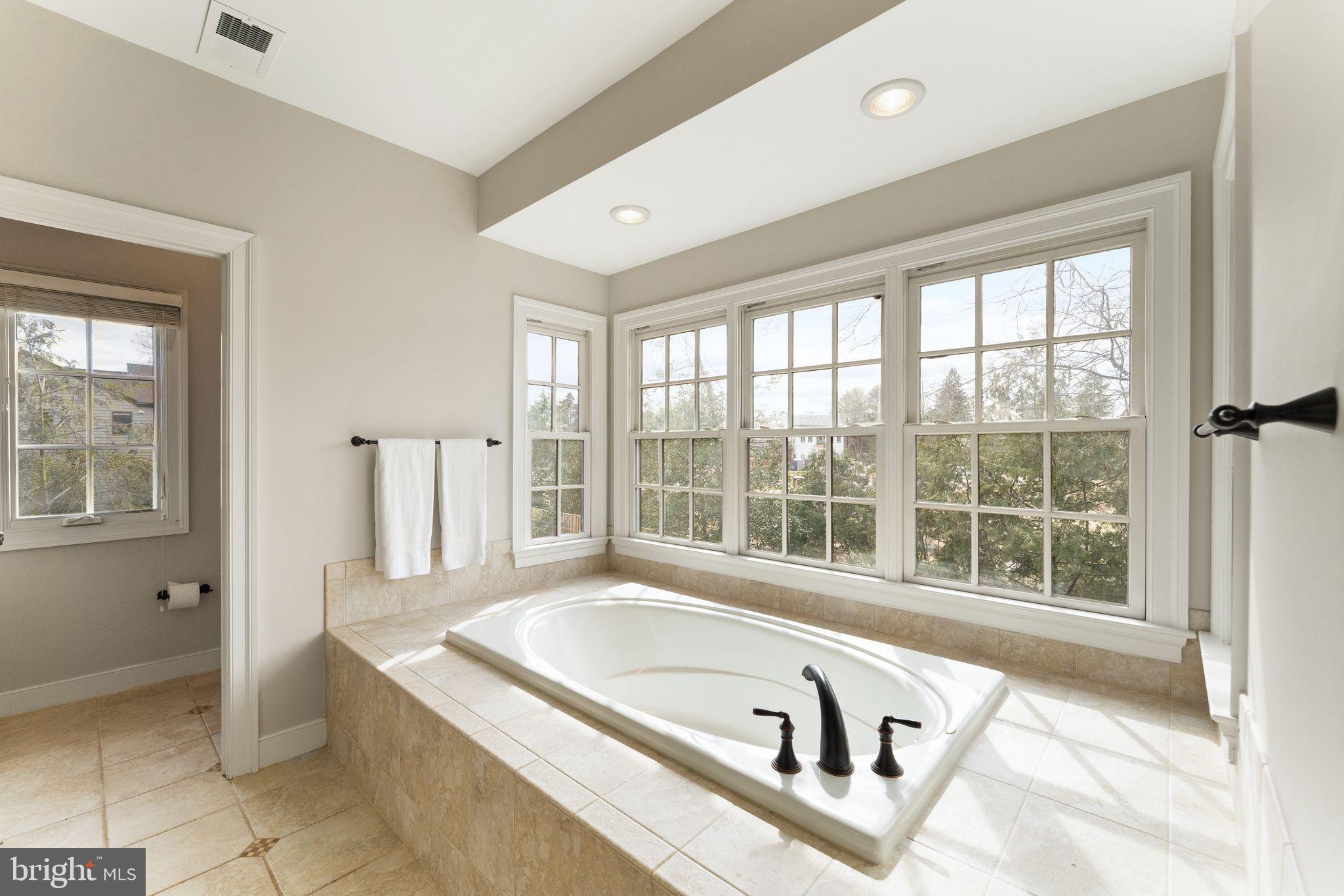 WEST MC LEAN - Residential