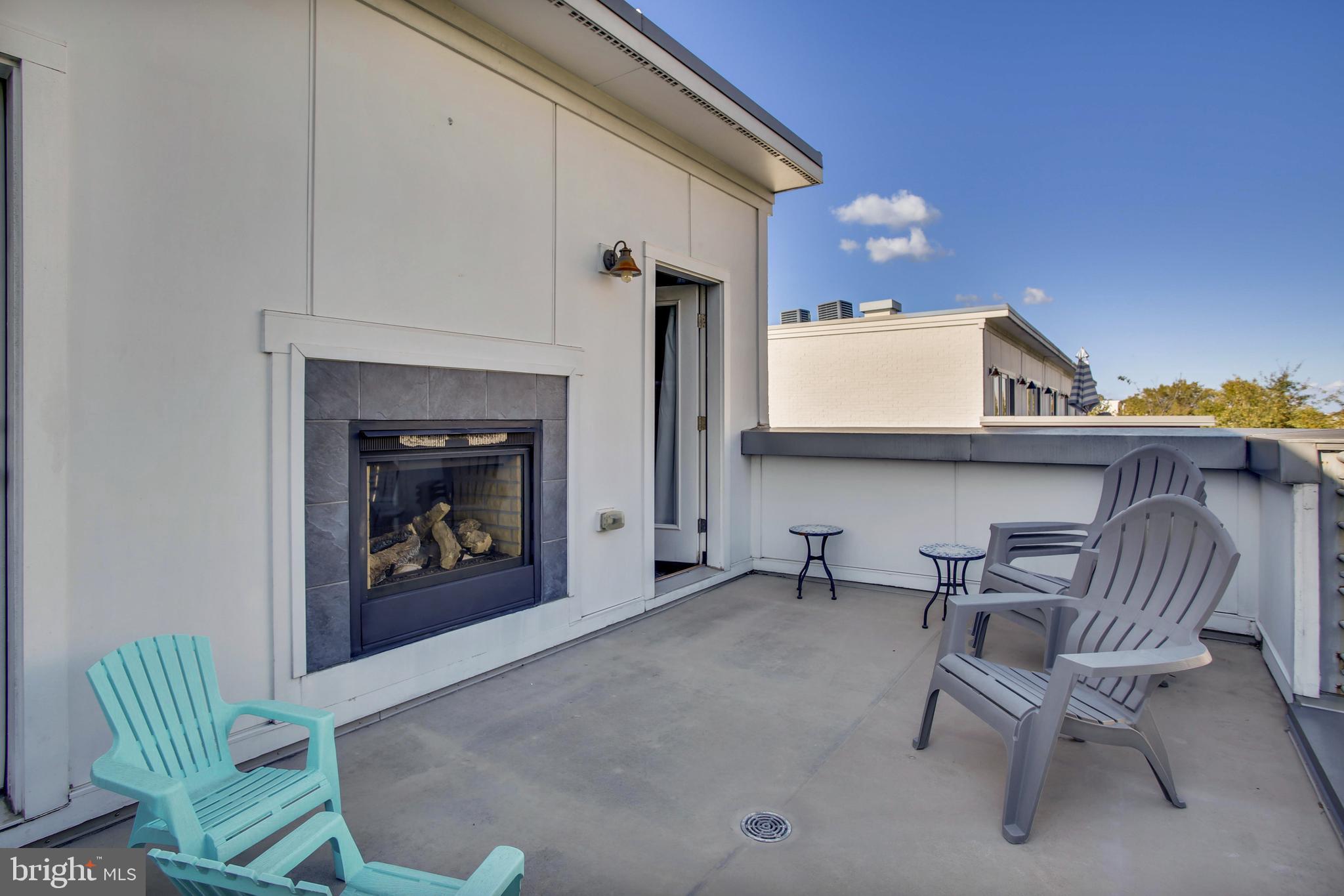 OLD TOWN COMMONS - Residential Lease