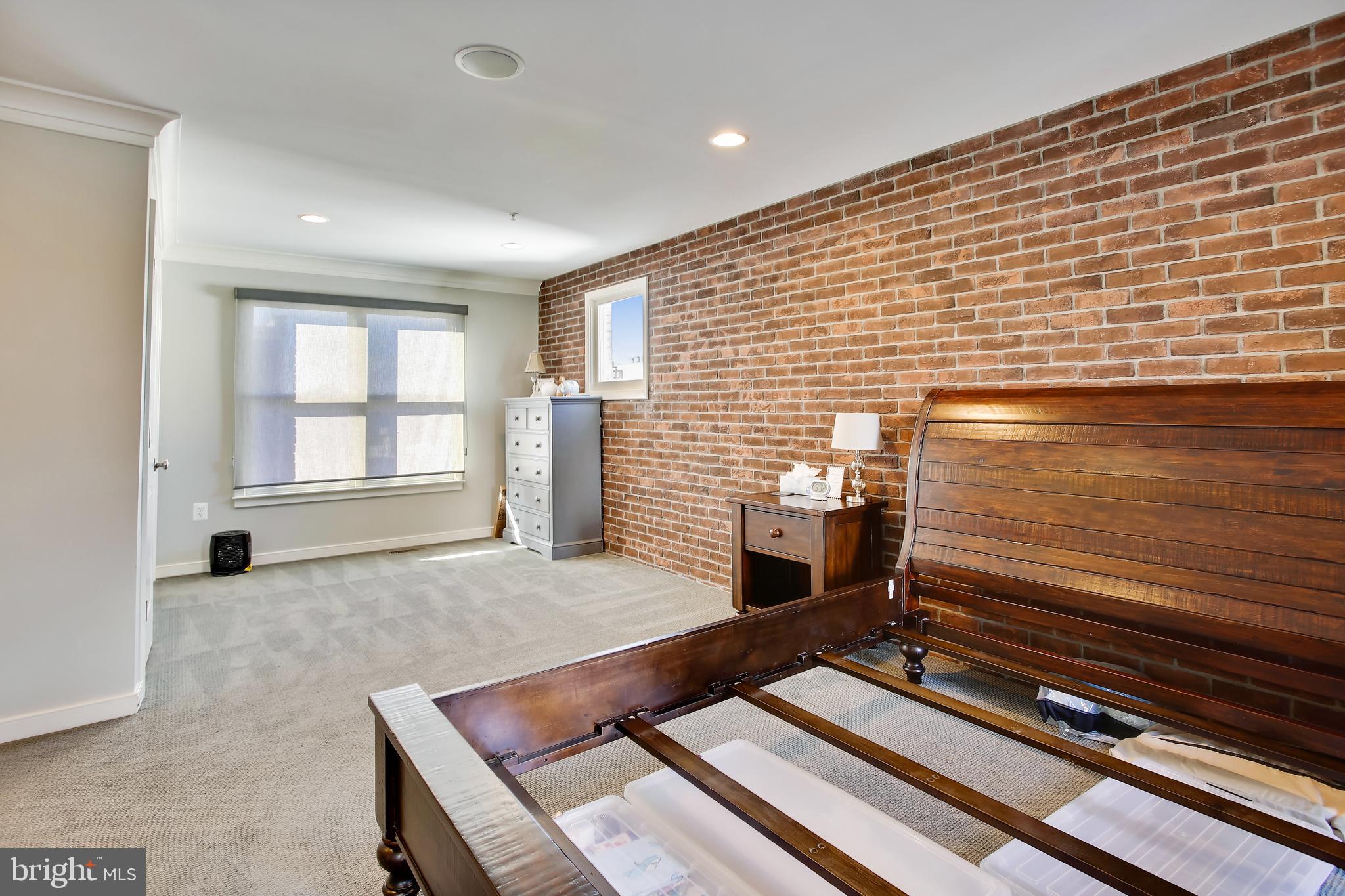 OLD TOWN COMMONS - Residential Lease